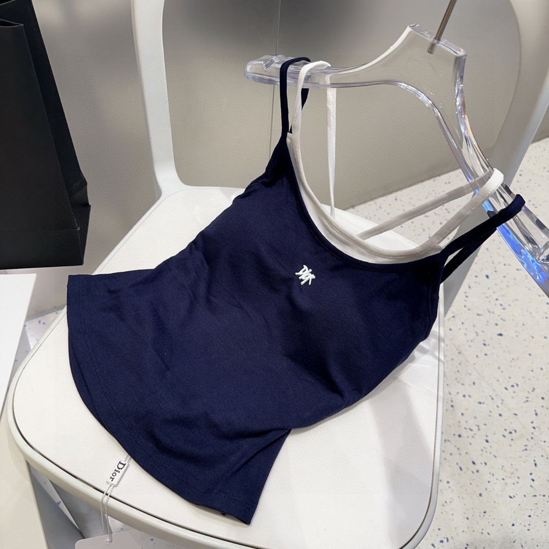 迪奥小背心，自带杯垫，搭外套单穿超🔥爆均码