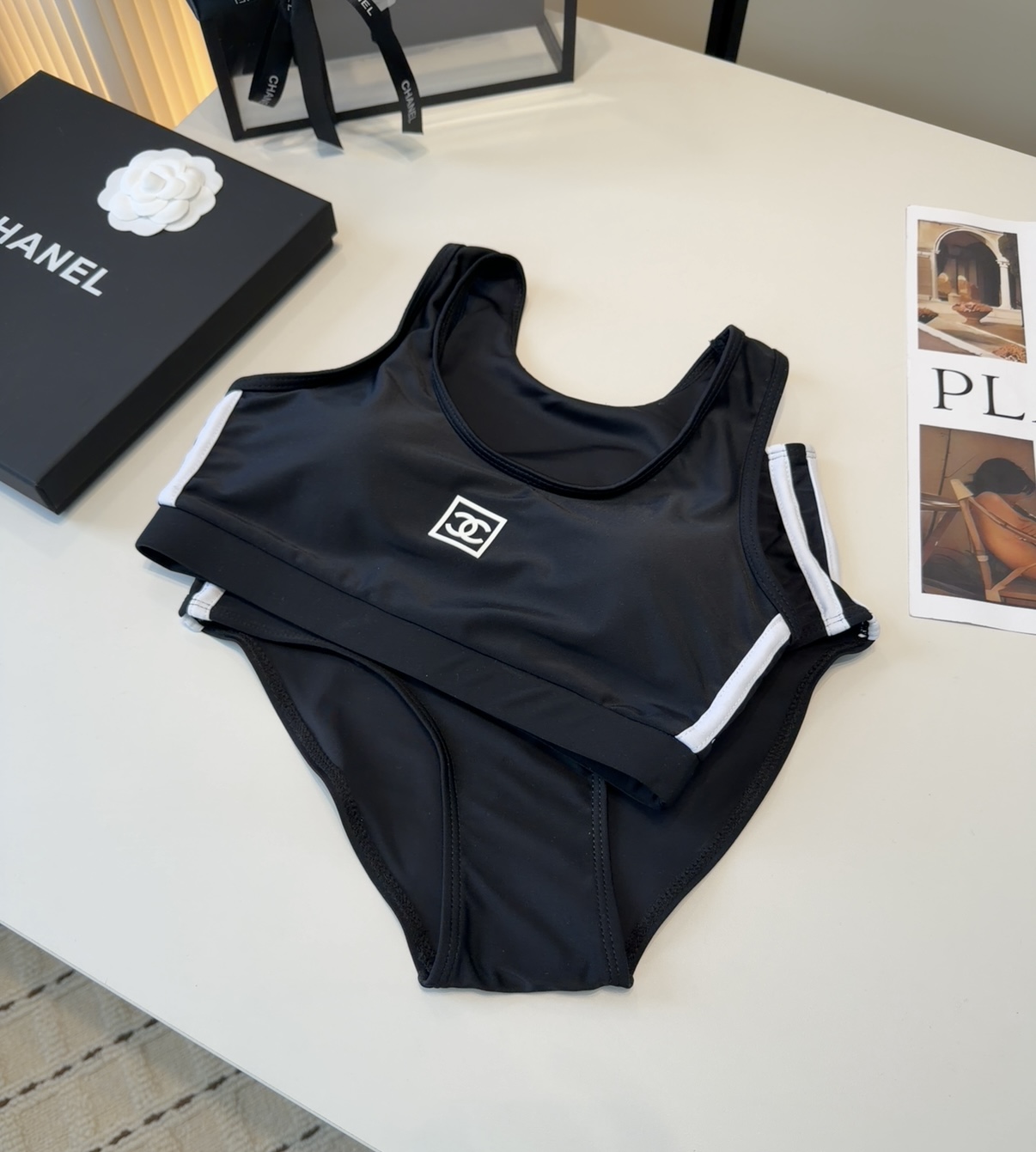 香奈儿泳衣，实物实在太美了！拍不出来它的美😍谁穿谁美！很值得入手✋ SML