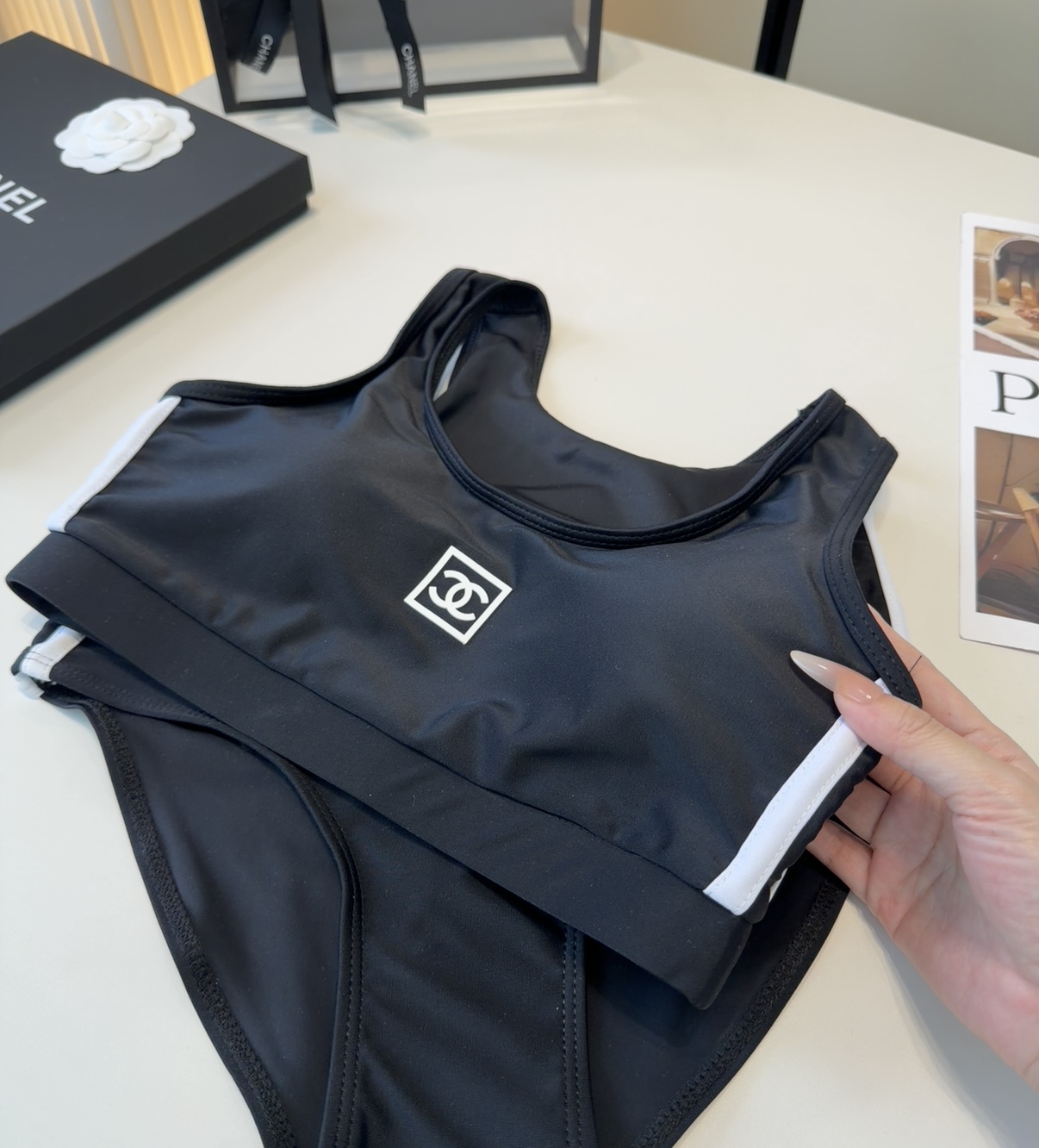 香奈儿泳衣，实物实在太美了！拍不出来它的美😍谁穿谁美！很值得入手✋ SML