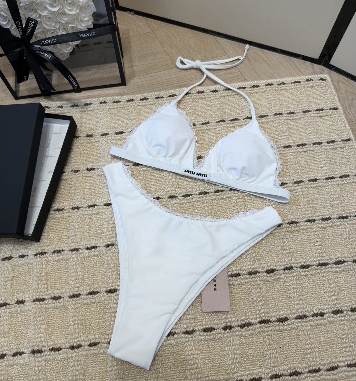 Miumiu泳衣，实物实在太美了！拍不出来它的美😍谁穿谁美！很值得入手✋ SML