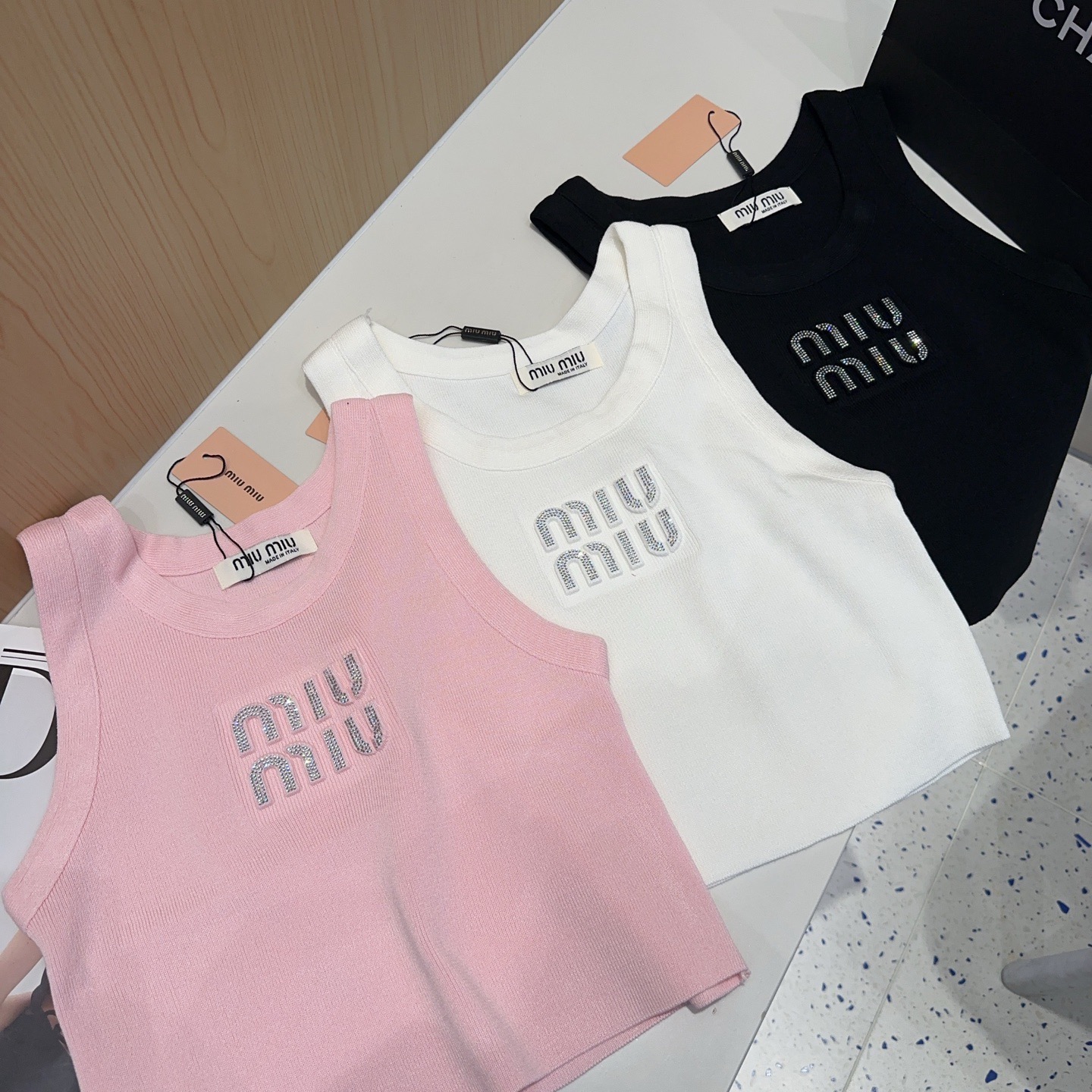 miumiu背心，搭外套单穿超。爆均码