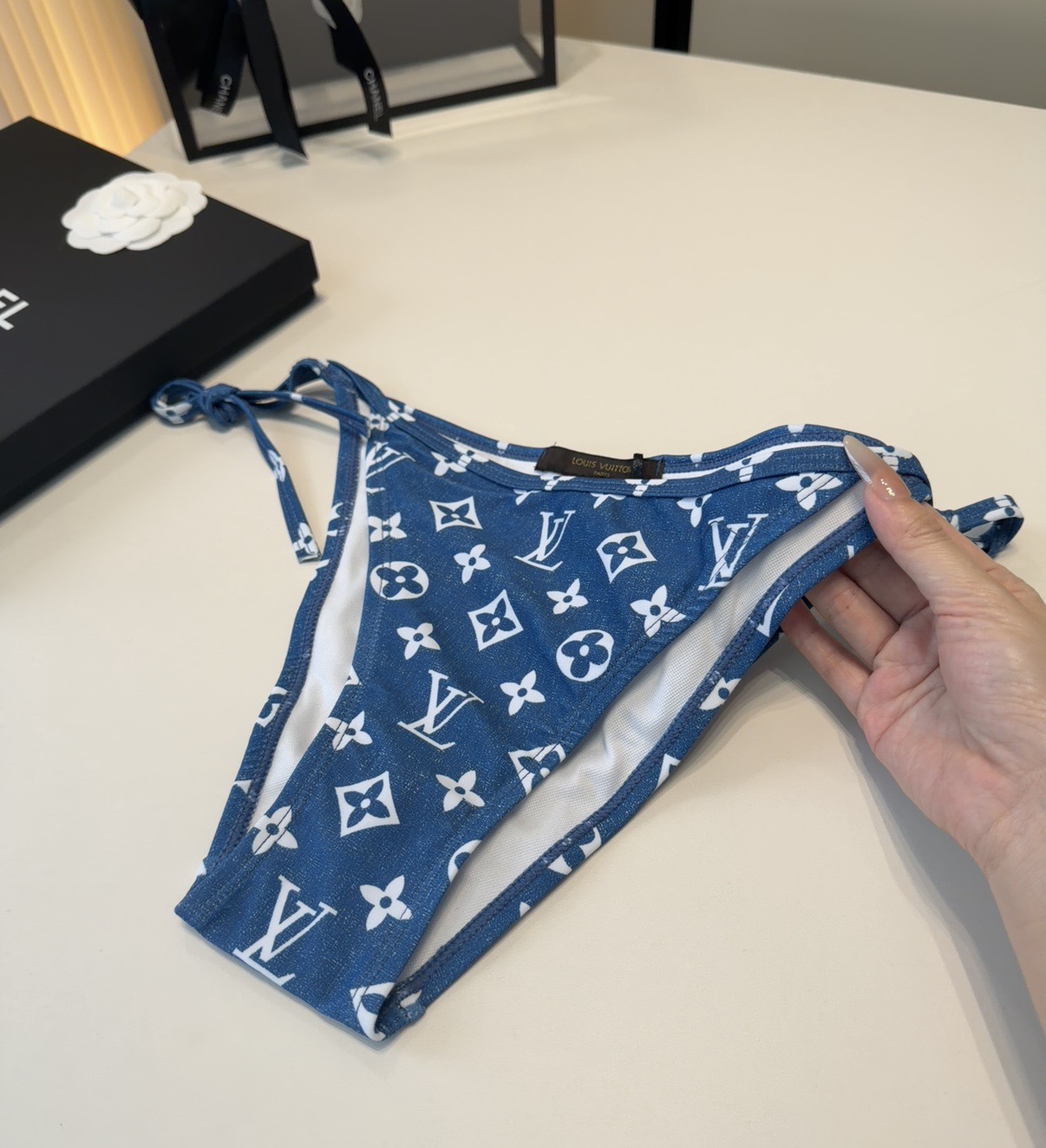 Lv泳衣，上身显瘦而且好看！穿着很洋气😍SML