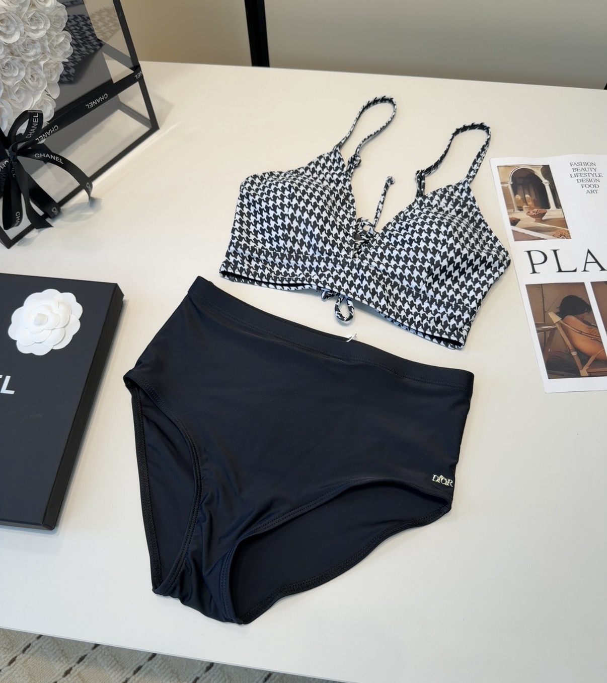 NO:814754,Dior swimsuit, the upper body is slim and beautiful!  Wear very fashionable SML swimsuit, swim trunks, bikini, swimsuit, swimming trunks, bikini, dior, swimsuits, bikinis19860909迪奥泳衣,上身显瘦而且好看！穿着很洋气SML泳衣泳裤比基尼,泳衣，泳裤，比基尼,dior,swimsuits,bikinis,accessory