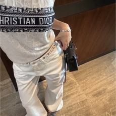 迪奥背心,搭外套单穿超。爆均码 迪奥背心,搭外套单穿超。爆均码