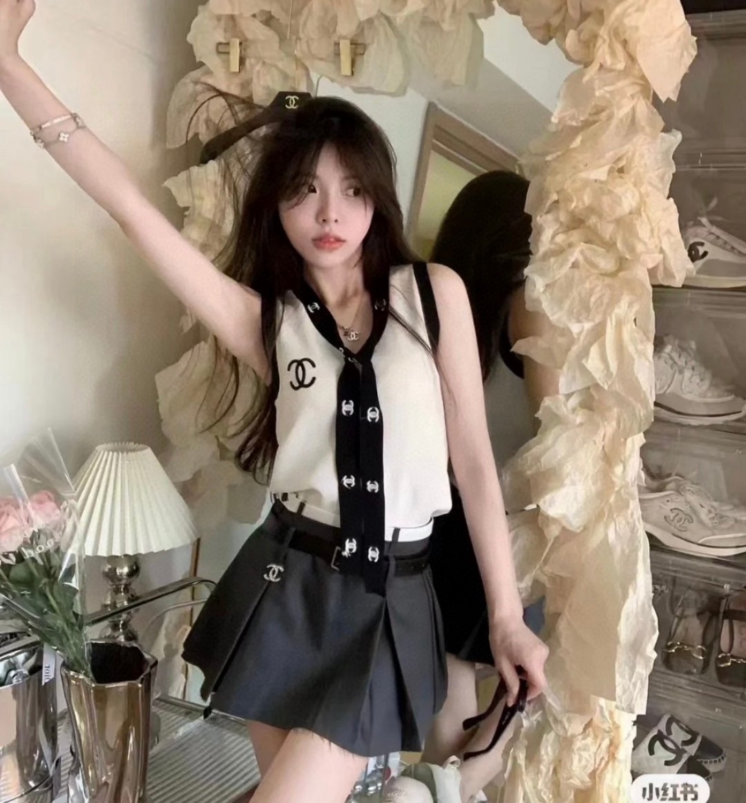 香奈儿小背心，搭外套单穿超。爆均码