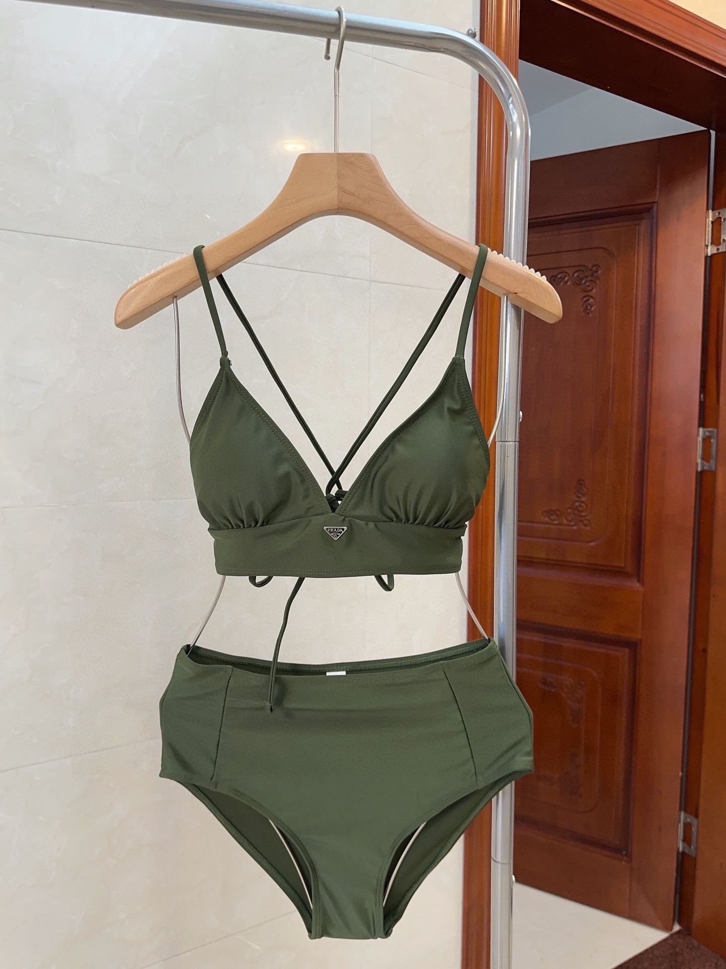 NO:815224,Prada swimsuits, a must-have for fashionistas!  The real thing looks great!  It’s great to take photos on vacation at the beach!  SML swimsuit, swim trunks, bikini, swimsuit, swimming trunks, bikini, prada, swimsuits, bikinis19860909普拉达泳衣,时尚潮人必备！实物超级好看！海边度假拍照超级好！SML泳衣泳裤比基尼,泳衣，泳裤，比基尼,prada,swimsuits,bikinis,accessory