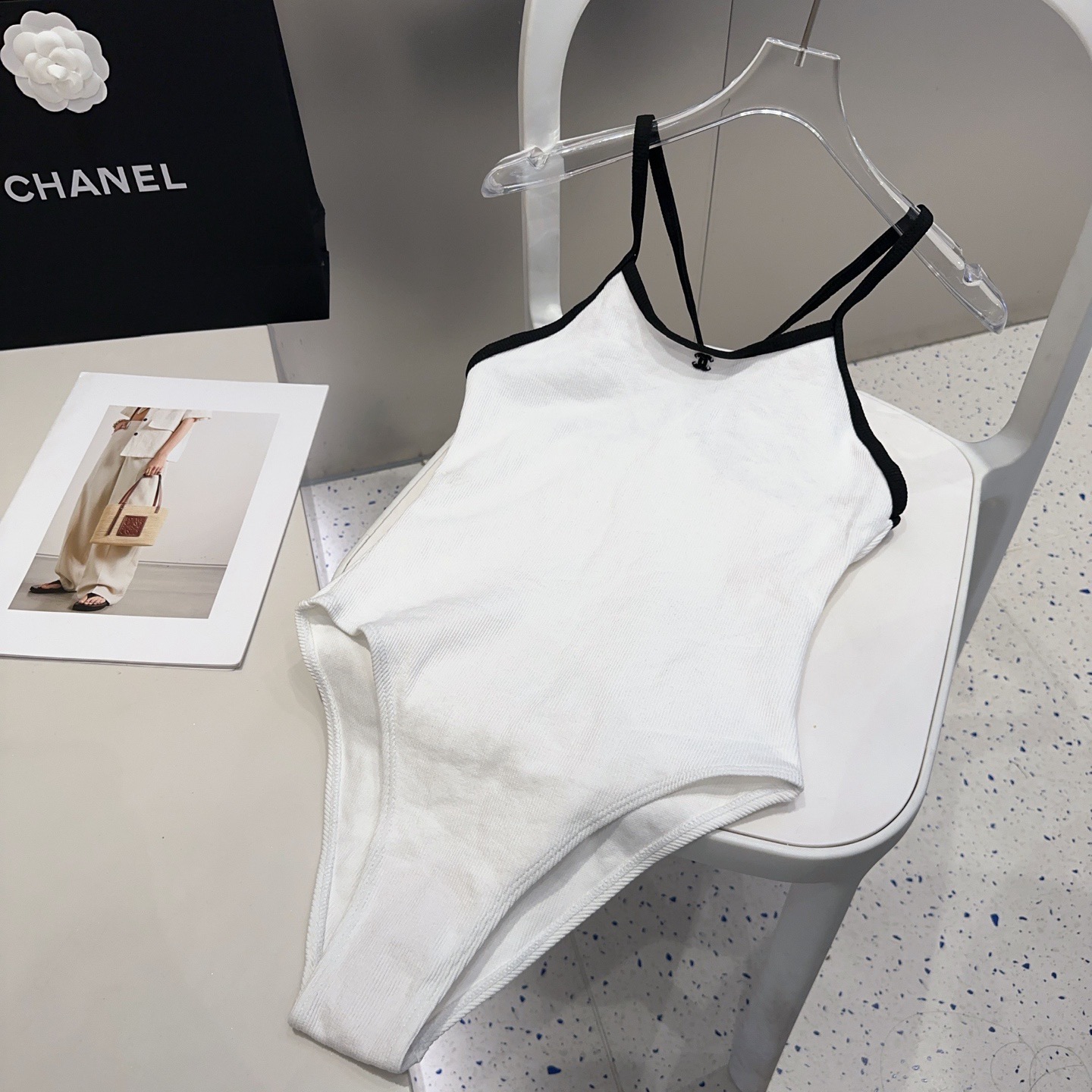 Chanel 黑白吊带连体衣太辣了！可以当打底外穿 超显身材单穿时髦高级 叠穿优雅复古SML