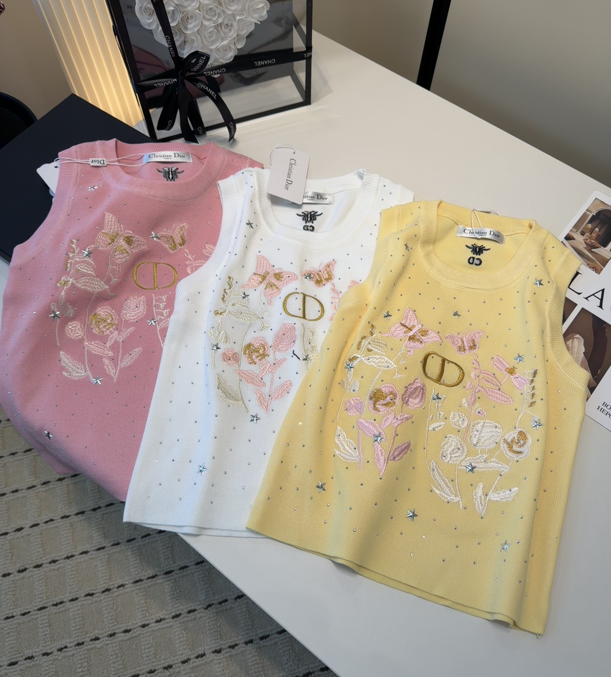 NO:815757,Dior vest, worn alone with a jacket, one-size-fits-all swimsuits, swim trunks, bikinis, swimsuits, swimming trunks, bikinis, dior, jackets & coats, swimsuits, bikinis19860909迪奥背心,搭外套单穿超爆 均码泳衣泳裤比基尼,泳衣，泳裤，比基尼,dior,jackets & coats,swimsuits,bikinis,accessory