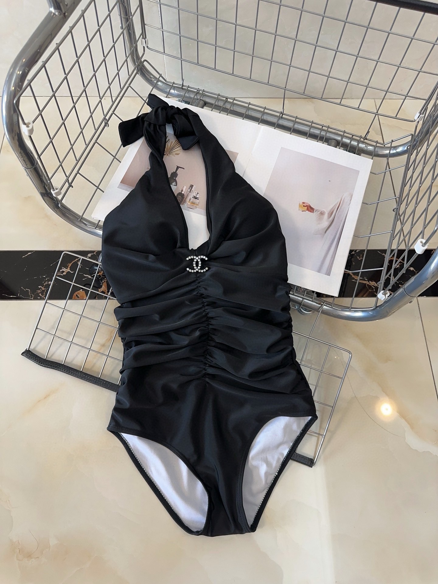 香奈儿泳衣，时尚潮人必备！实物超级好看！海边度假拍照超级好！SML