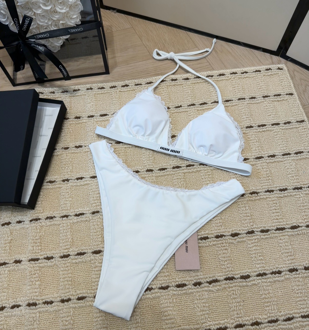 Miumiu泳衣，实物实在太美了！拍不出来它的美😍谁穿谁美！很值得入手✋ SML