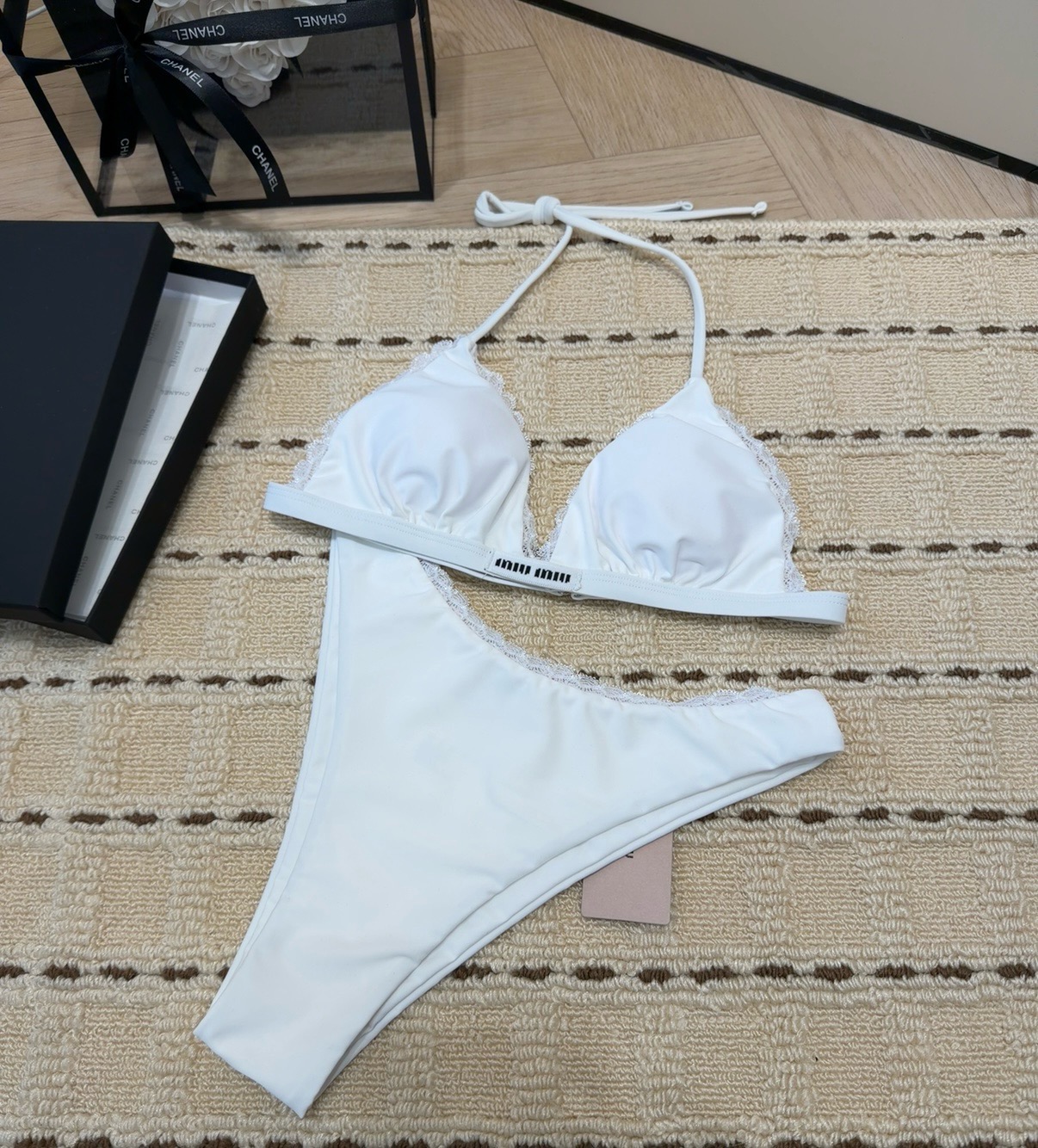 Miumiu泳衣，实物实在太美了！拍不出来它的美😍谁穿谁美！很值得入手✋ SML