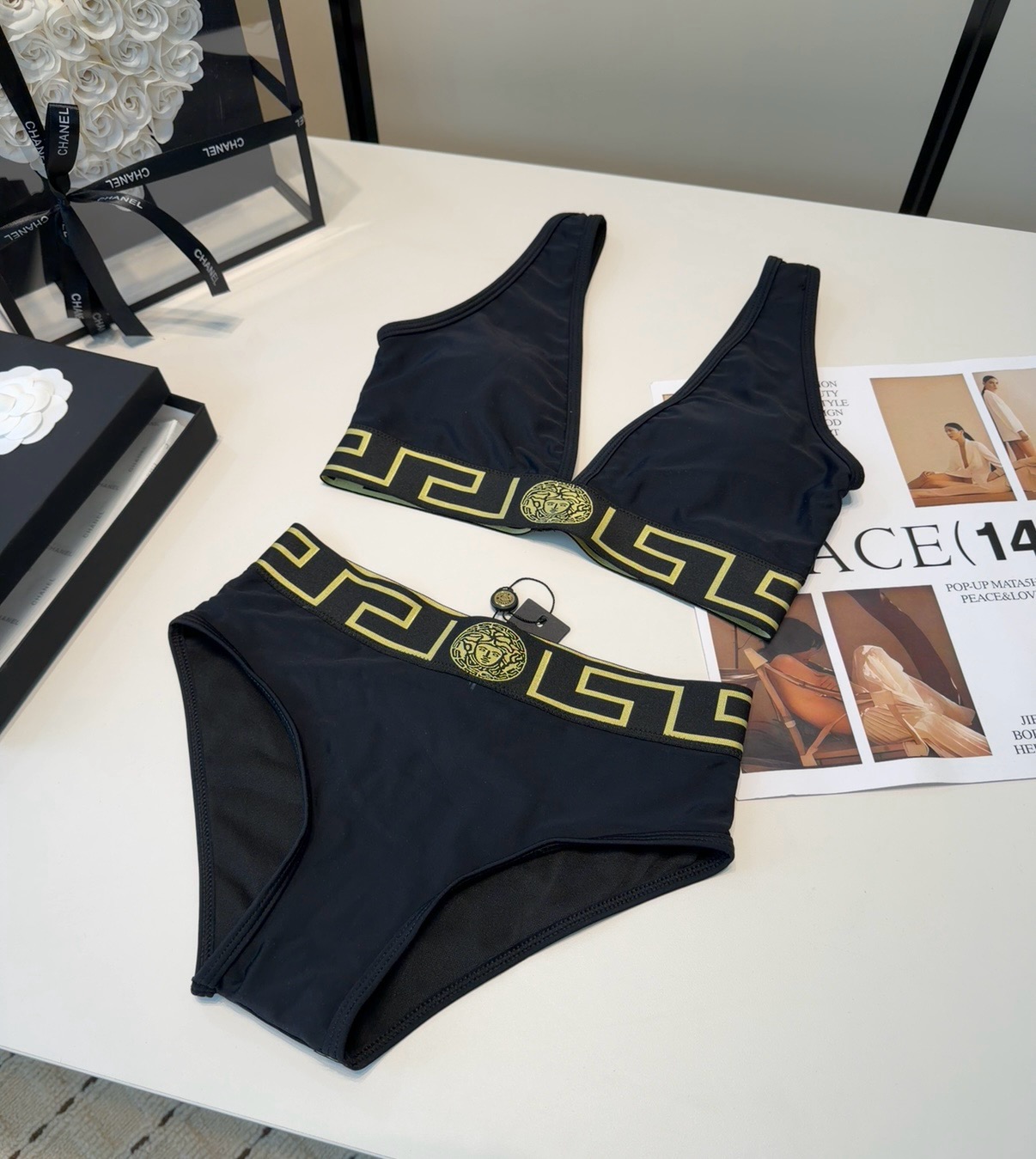 NO:855808,Versace swimsuit, a must-have for fashionistas!  The real thing looks great!  It’s great to take photos on vacation at the beach!  SML swimsuit, swimsuit, bikini, swimsuit, swimming trunks, bikini,versace,swimsuits,bikinis19860909范思哲泳衣,时尚潮人必备！实物超级好看！海边度假拍照超级好！SML泳衣泳裤比基尼,泳衣，泳裤，比基尼,versace,swimsuits,bikinis,accessory