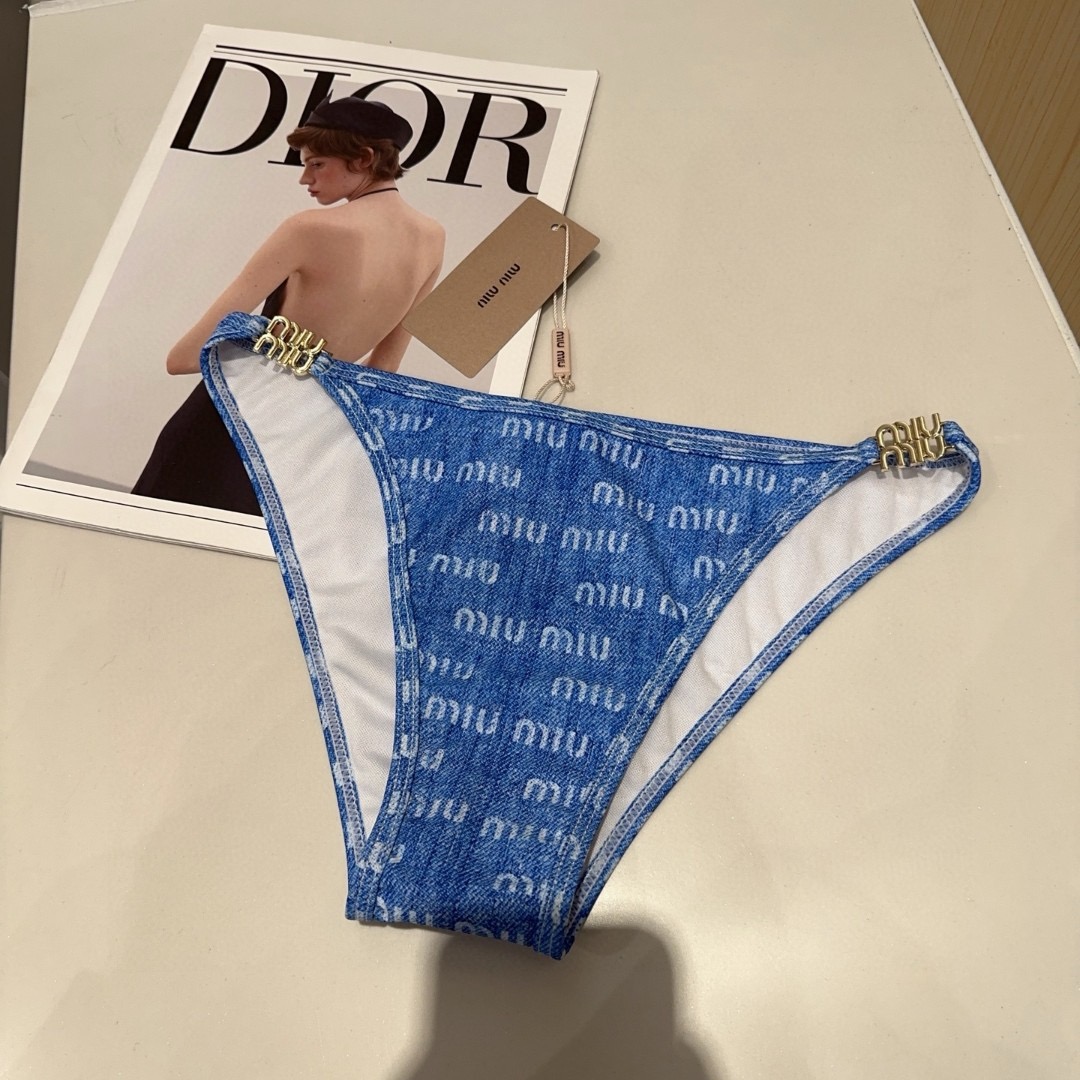 miumiu泳衣，实物实在太美了！拍不出来它的美😍谁穿谁美！很值得入手✋ SML