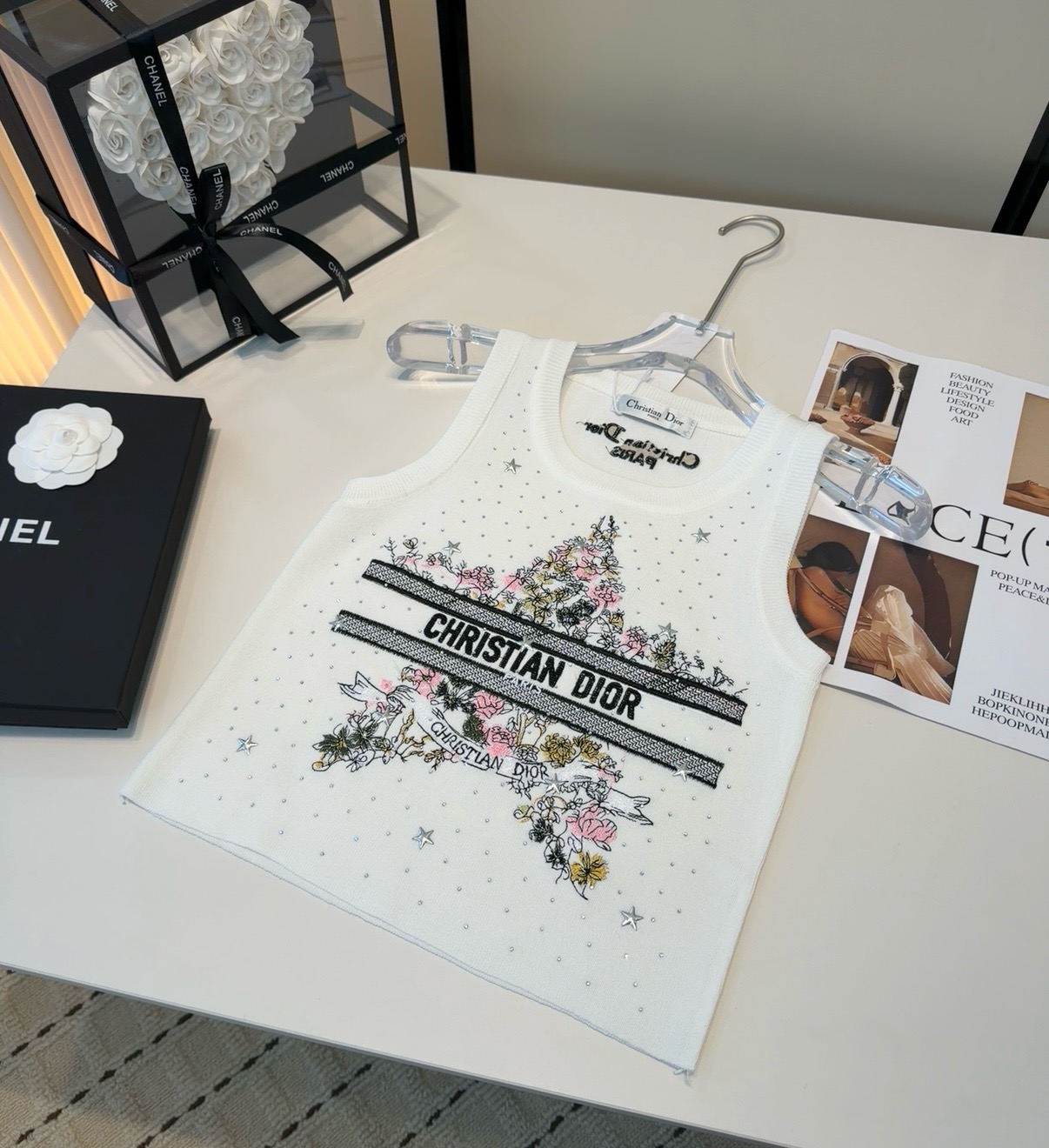 迪奥背心，搭外套单穿超。爆均码