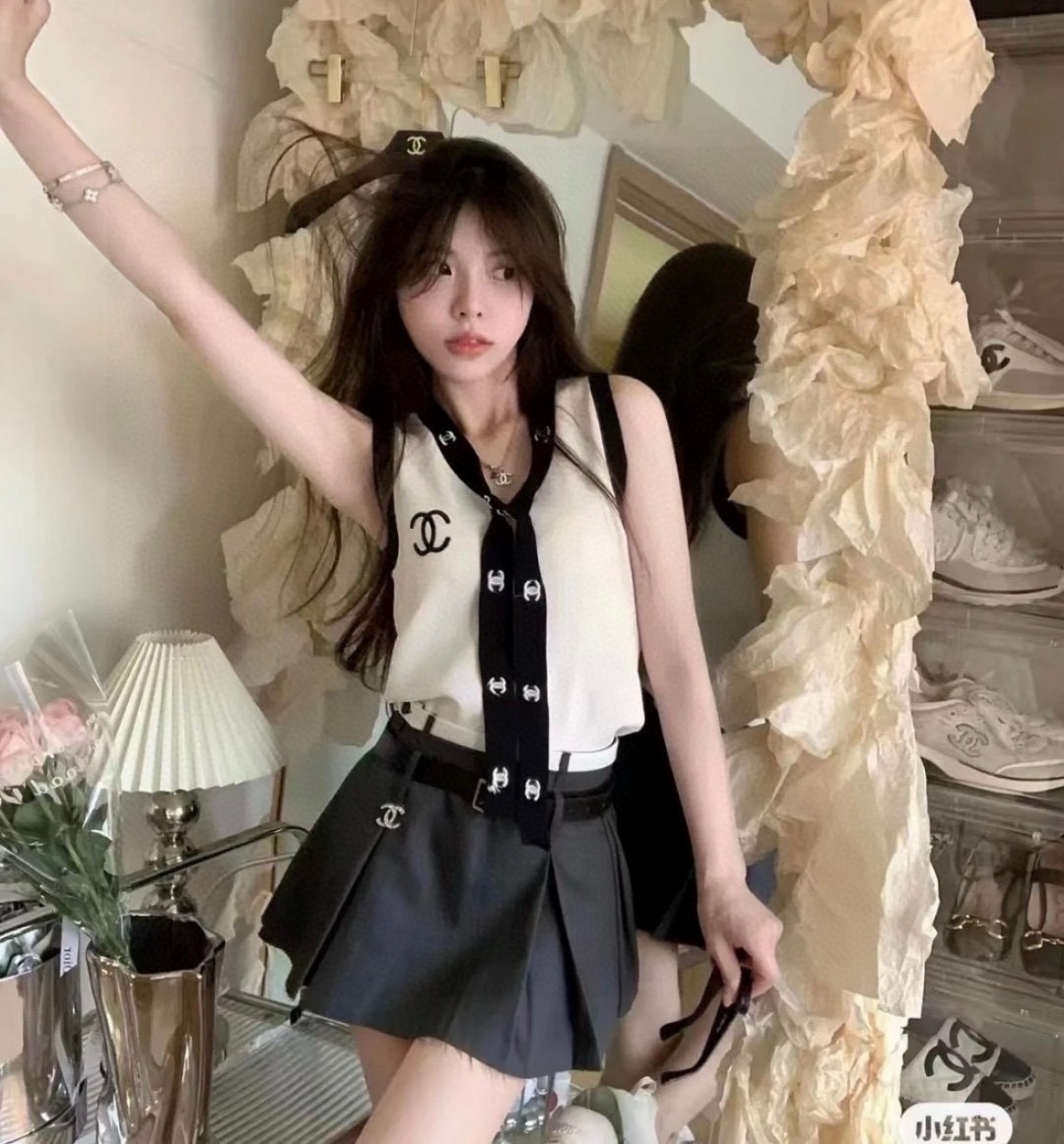 香奈儿小背心，搭外套单穿超。爆均码
