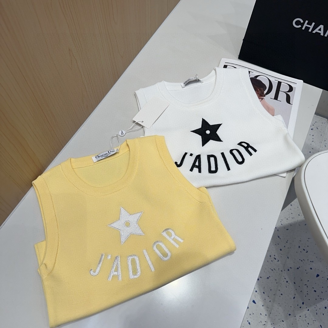NO:895708,Dior vest, worn alone with a jacket, one-size-fits-all swimsuits, swim trunks, bikinis, swimsuits, swimming trunks, bikinis, dior, jackets & coats, swimsuits, bikinis19860909迪奥背心,搭外套单穿超爆 均码泳衣泳裤比基尼,泳衣，泳裤，比基尼,dior,jackets & coats,swimsuits,bikinis,accessory