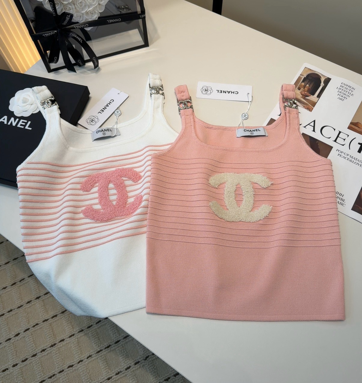 NO:895732,Chanel vest, worn alone with a jacket, one-size-fits-all swimsuits, swim trunks, bikinis, chanel, jackets & coats, swimsuits, bikinis19860909香奈儿背心,搭外套单穿超爆 均码泳衣泳裤比基尼,泳衣，泳裤，比基尼,chanel,jackets & coats,swimsuits,bikinis,accessory