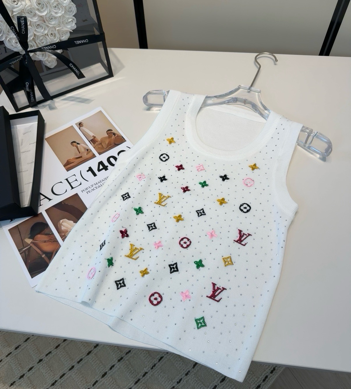 NO:921061,Lv vest, worn alone with a jacket, one-size-fits-all swimsuits, swim trunks, bikinis, swimsuits, swimming trunks, bikinis, louis vuitton, jackets & coats, swimsuits, bikinis19860909Lv背心,搭外套单穿超爆 均码泳衣泳裤比基尼,泳衣，泳裤，比基尼,louis vuitton,jackets & coats,swimsuits,bikinis,accessory