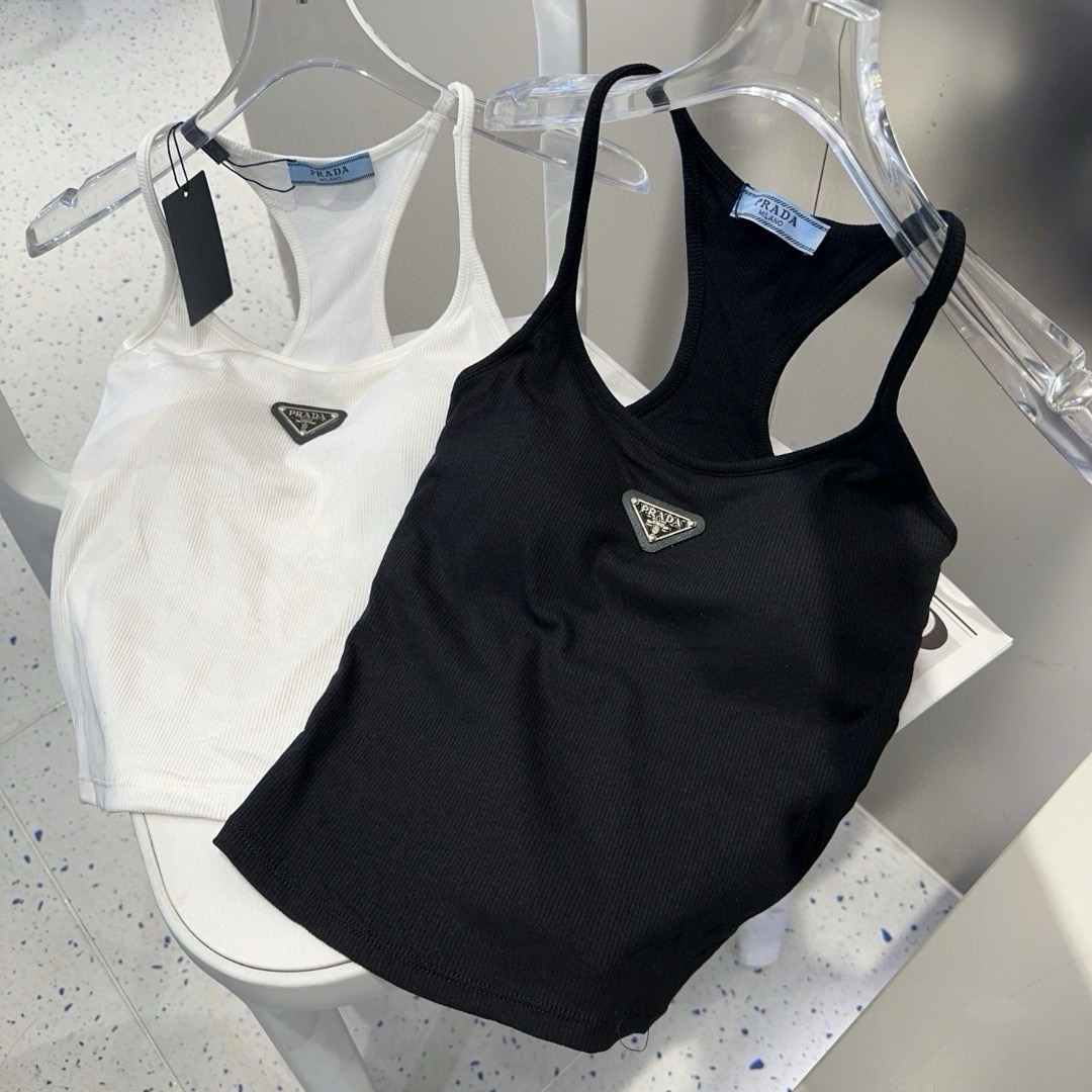 NO:921058,Prada tops and vests, basic and simple, classic and versatile, fashionable and advanced, one-size-fits-all swimsuits, swimming trunks, bikinis, swimsuits, swimming trunks, bikinis, prada, swimsuits, bikinis19860909普拉达上衣背心 基础简约 经典百搭 时髦高级 均码泳衣泳裤比基尼,泳衣，泳裤，比基尼,prada,swimsuits,bikinis,accessory