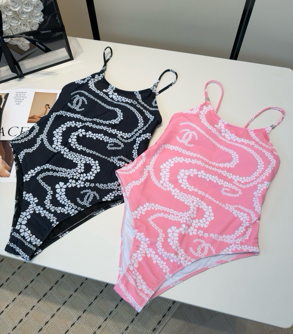 NO:921102,Chanel swimsuit, a must-have for fashionistas!  The real thing is super nice!  It’s great to take photos on vacation at the beach!  SML swimsuit, swim trunks, bikini, swimsuit, swimming trunks, bikini, chanel, swimsuits, bikinis19860909香奈儿泳衣,时尚潮人必备！实物超级好看！海边度假拍照超级好！SML泳衣泳裤比基尼,泳衣，泳裤，比基尼,chanel,swimsuits,bikinis,accessory