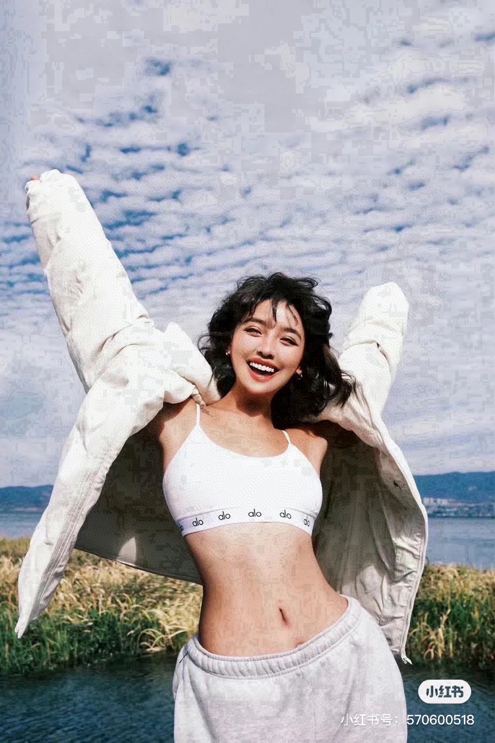 NO:921139,alo trendy brand split bikini swimsuit, S M L swimsuit and trunks bikini, swimsuit, swimming trunks, bikini, swimsuits, bikinis19860909alo潮牌分体比基尼泳衣,S M L泳衣泳裤比基尼,泳衣，泳裤，比基尼,swimsuits,bikinis,accessory