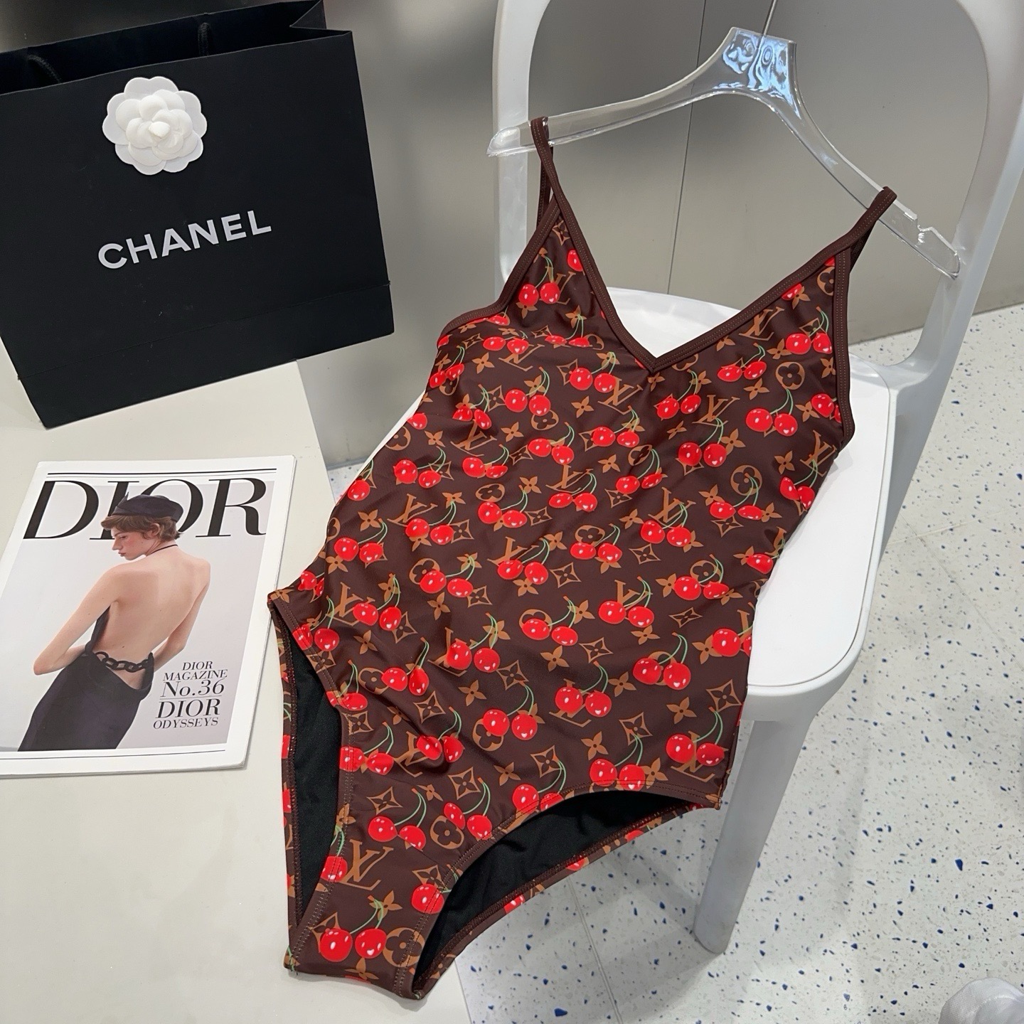 NO:921158,LV swimsuit, a must-have for fashionistas. Super flattering!  SML swimsuit swim trunks bikini, swimsuit, swimming trunks, bikini, louis vuitton, swimsuits, bikinis19860909LV泳衣,时尚达人必备.超级显身材！SML泳衣泳裤比基尼,泳衣，泳裤，比基尼,louis vuitton,swimsuits,bikinis,accessory