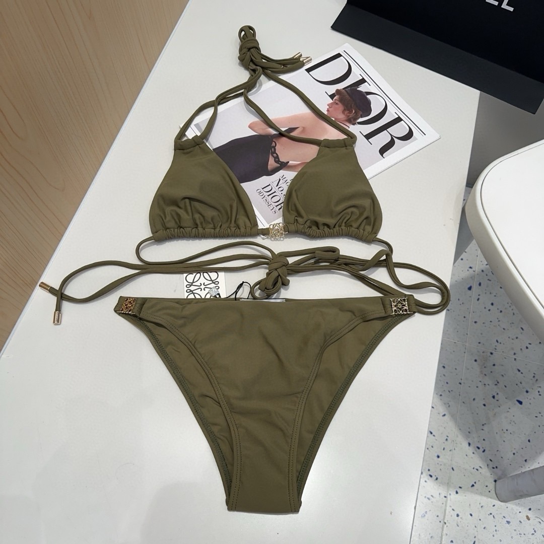 NO:921173,Loewe swimsuit is so beautiful in real life!  If you can’t take a picture of its beauty, whoever wears it will look better!  It is worth buying SML swimsuits, swimsuits, bikinis, swimsuits, swimming trunks, bikinis, loewe, swimsuits, bikinis19860909罗意威泳衣,实物实在太美了！拍不出来它的美谁穿谁美！很值得入手 SML泳衣泳裤比基尼,泳衣，泳裤，比基尼,loewe,swimsuits,bikinis,accessory