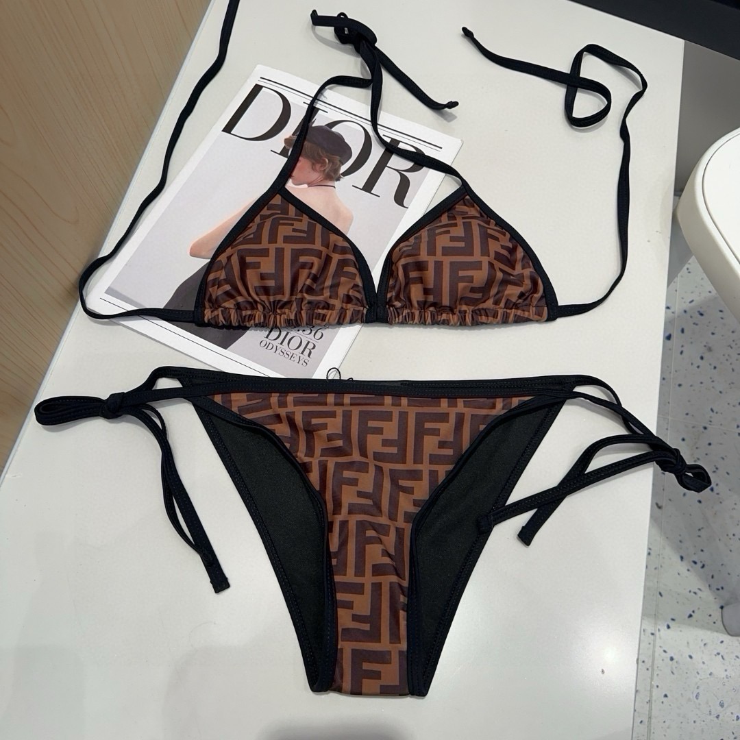 NO:942861,Fendi swimsuit, the real thing is so beautiful!  If you can’t take a picture of its beauty, whoever wears it will look better!  It is worth buying SML swimsuits, swimsuits, bikinis, swimsuits, swimming trunks, bikinis, fendi, swimsuits, bikinis19860909芬迪泳衣,实物实在太美了！拍不出来它的美谁穿谁美！很值得入手 SML泳衣泳裤比基尼,泳衣，泳裤，比基尼,fendi,swimsuits,bikinis,accessory