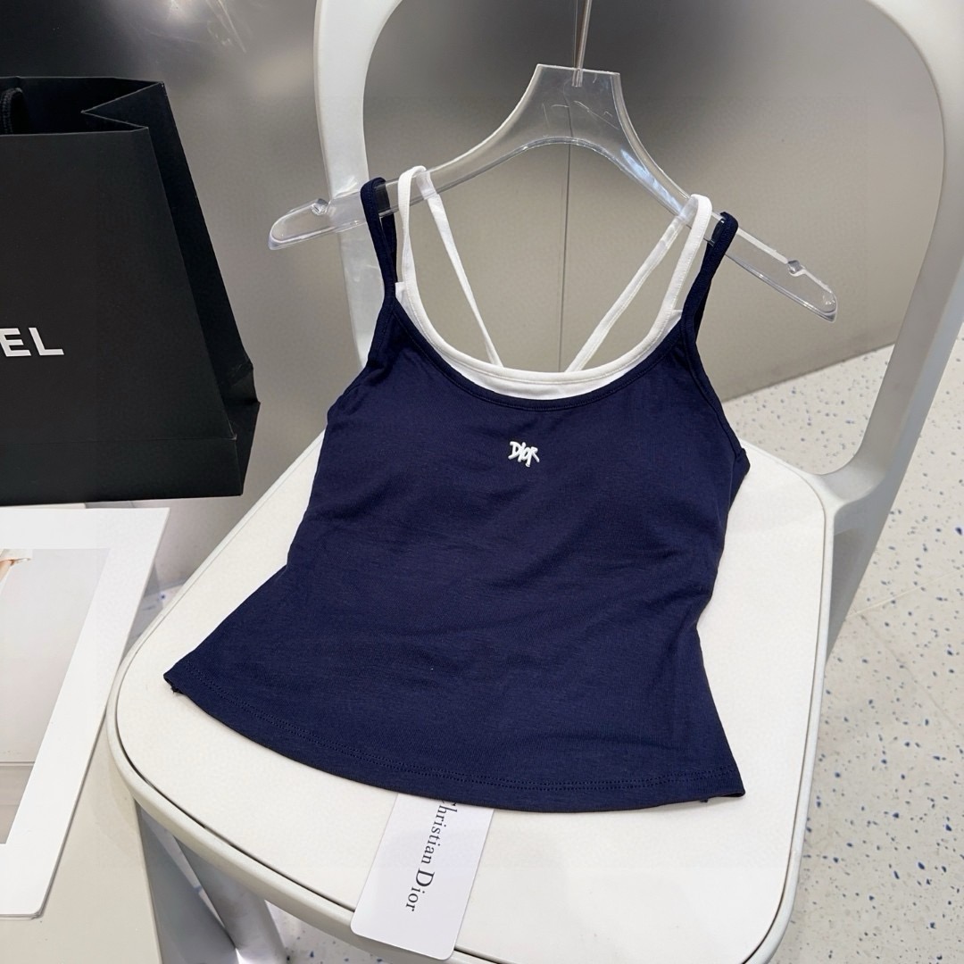 NO:943478,Dior vest, comes with coasters, can be worn alone with a jacket, one-size-fits-all swimsuits, swim trunks, bikinis, swimsuits, swimming trunks, bikinis, dior, jackets & coats, swimsuits, bikinis19860909迪奥小背心,自带杯垫,搭外套单穿超爆 均码泳衣泳裤比基尼,泳衣，泳裤，比基尼,dior,jackets & coats,swimsuits,bikinis,accessory