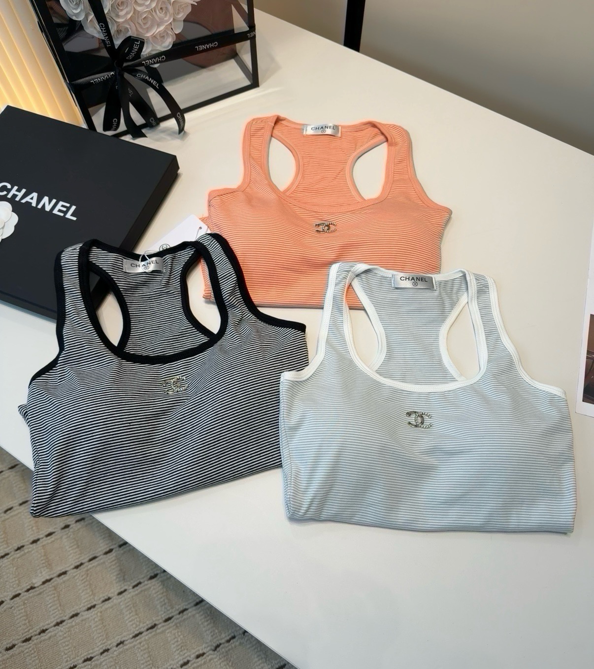NO:943486,The Chanel vest is so beautiful in real life!  If you can’t take a picture of its beauty, whoever wears it will look better!  It is worth buying swimsuits, swim trunks, bikinis, swimsuits, swimming trunks, bikinis, chanel, swimsuits, bikinis19860909香奈儿背心实物实在太美了！拍不出来它的美谁穿谁美！很值得入手泳衣泳裤比基尼,泳衣，泳裤，比基尼,chanel,swimsuits,bikinis,accessory