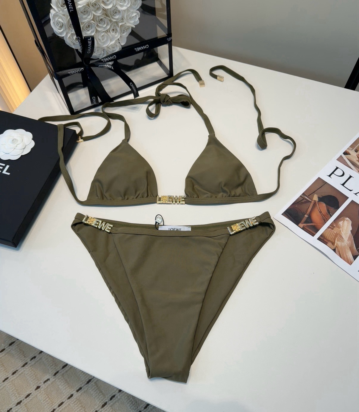NO:943752,Loewe swimsuit makes the upper body look slimmer and more beautiful!  Wear very fashionable SML swimsuits, swimsuits, bikinis, swimsuits, swimming trunks, bikinis, loewe, swimsuits, bikinis19860909罗意威泳衣,上身显瘦而且好看！穿着很洋气SML泳衣泳裤比基尼,泳衣，泳裤，比基尼,loewe,swimsuits,bikinis,accessory