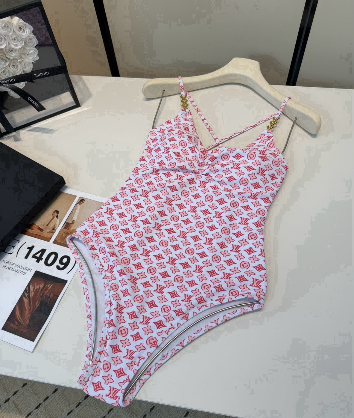 NO:943792,LV swimsuit, the real thing is so beautiful!  If you can’t take a picture of its beauty, whoever wears it will look better!  It is worth buying SML swimsuits, swimsuits, bikinis, swimsuits, swimming trunks, bikinis, louis vuitton, swimsuits, bikinis19860909LV泳衣,实物实在太美了！拍不出来它的美谁穿谁美！很值得入手 SML泳衣泳裤比基尼,泳衣，泳裤，比基尼,louis vuitton,swimsuits,bikinis,accessory