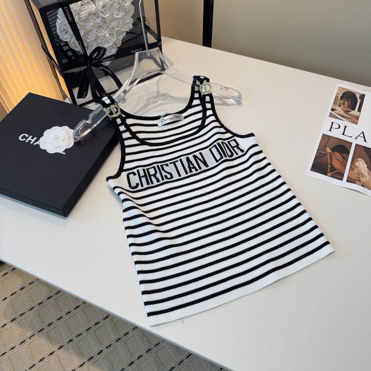 NO:943854,Dior vests, worn alone with jackets, one-size-fits-all swimsuits, swim trunks, bikinis, swimsuits, swimming trunks, bikinis, dior, jackets & coats, swimsuits, bikinis19860909迪奥背心,搭外套单穿超爆 均码泳衣泳裤比基尼,泳衣，泳裤，比基尼,dior,jackets & coats,swimsuits,bikinis,accessory