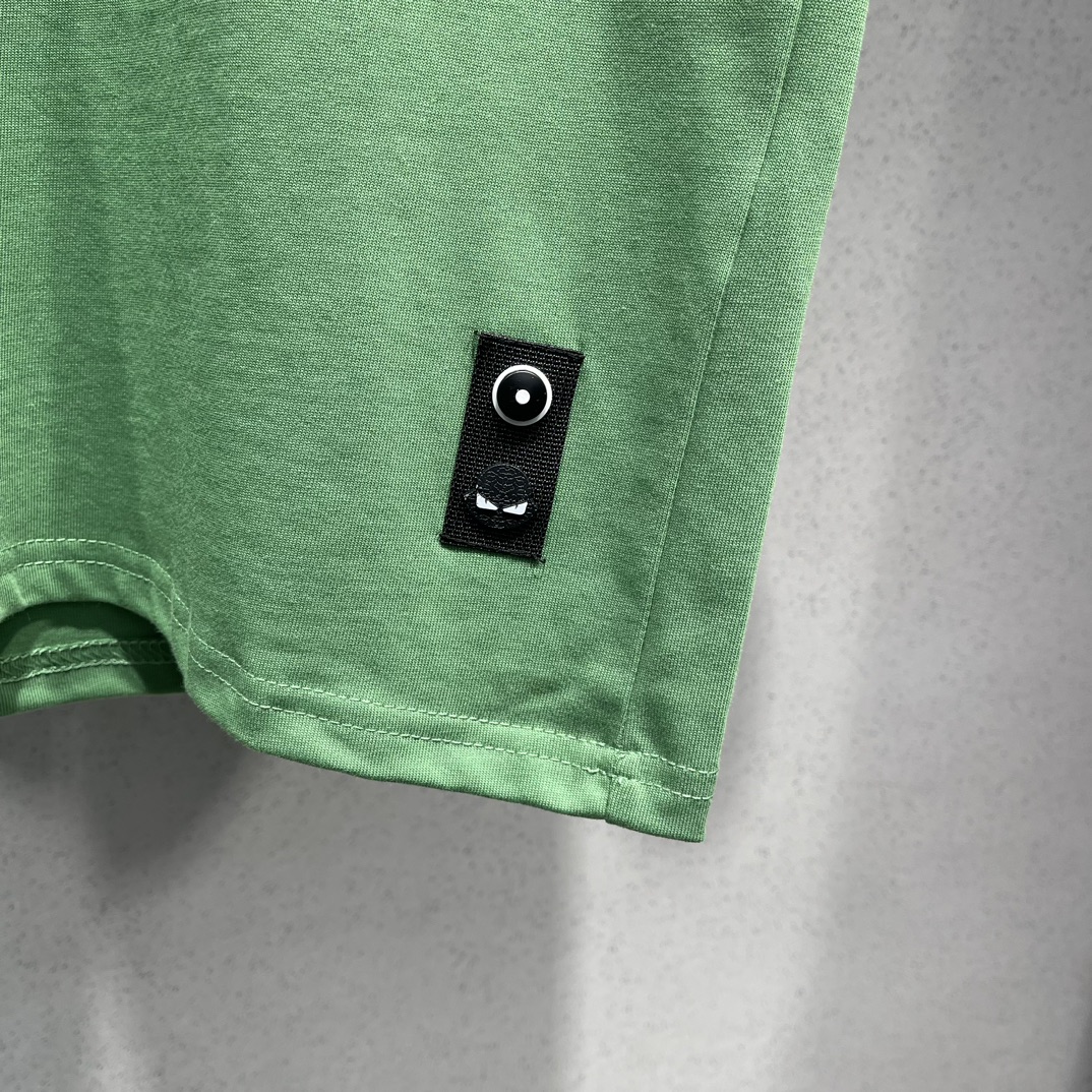 新款FD小方标刺绣短袖采用纯棉面料宽松版型男女同款码数s-xl颜色黑绿