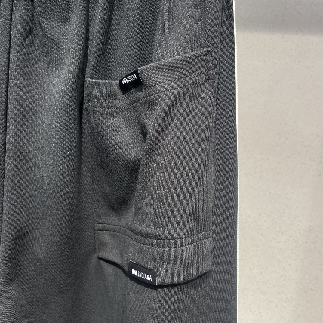 新款巴黎1968高级超市印花双边织带直筒卫裤裤脚设有调节扣后双标签口袋设计轻薄舒适码数m-xxl高端货品