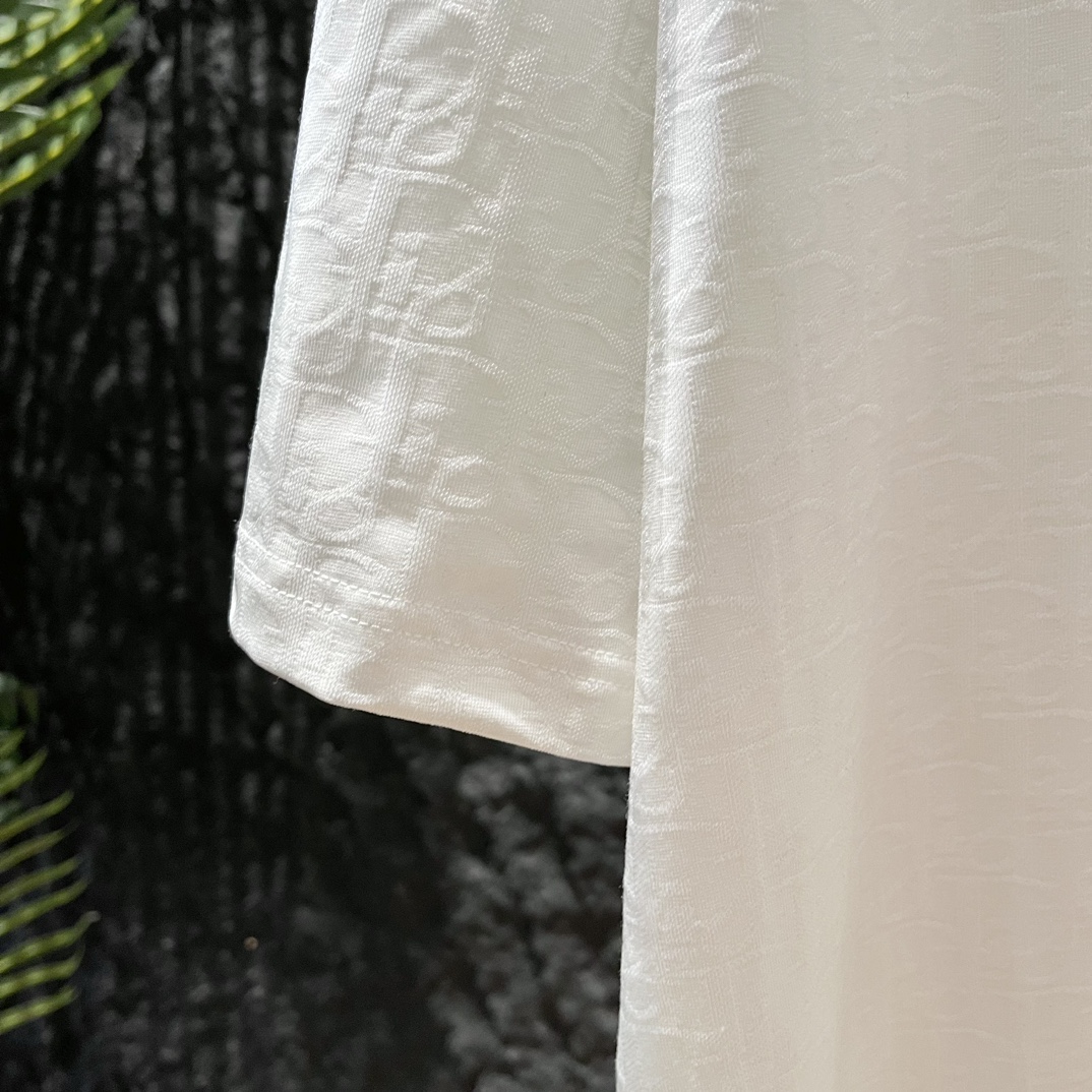 新款Dior满版立体针织提花logo夏季新款短袖采用棉质舒适透气宽松版型男女同款尺码XS-L颜色黑白