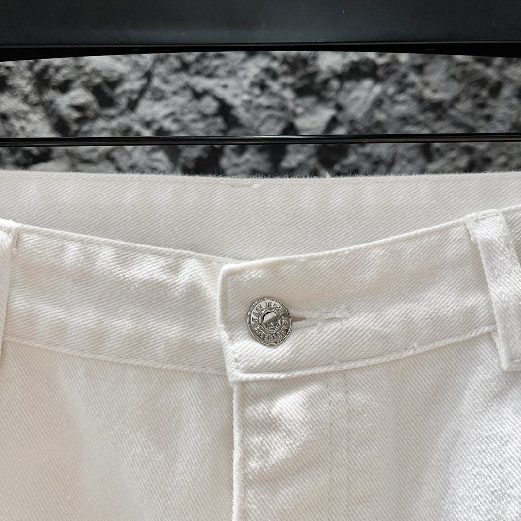 Dior新款长裤采用优质面料超级柔软亲肤！重工拼接工艺设计内里走线工整细致上身时尚潮流！高端百搭款品质可