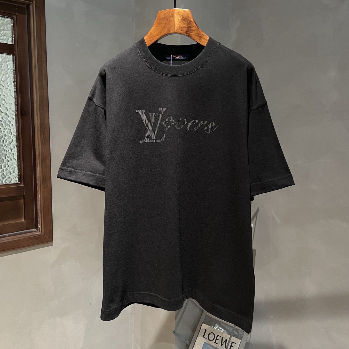 NO:428219,New donkey brand, logo pattern spring and summer new short-sleeved sleeves, using comfortable and breathable fabrics, trendy matching, top-notch workmanship, high-end quality!  Same model for men and women. Size S-2XL.,,louis vuitton,T-shirt,alexander wang19860909新款驴牌,logo图案春夏新款短袖,采用舒适透气面料,潮流搭配,顶级的做工,高端品质！男女同款.尺码S-2XL .,,louis vuitton,T-shirt,alexander wang,Men's clothing