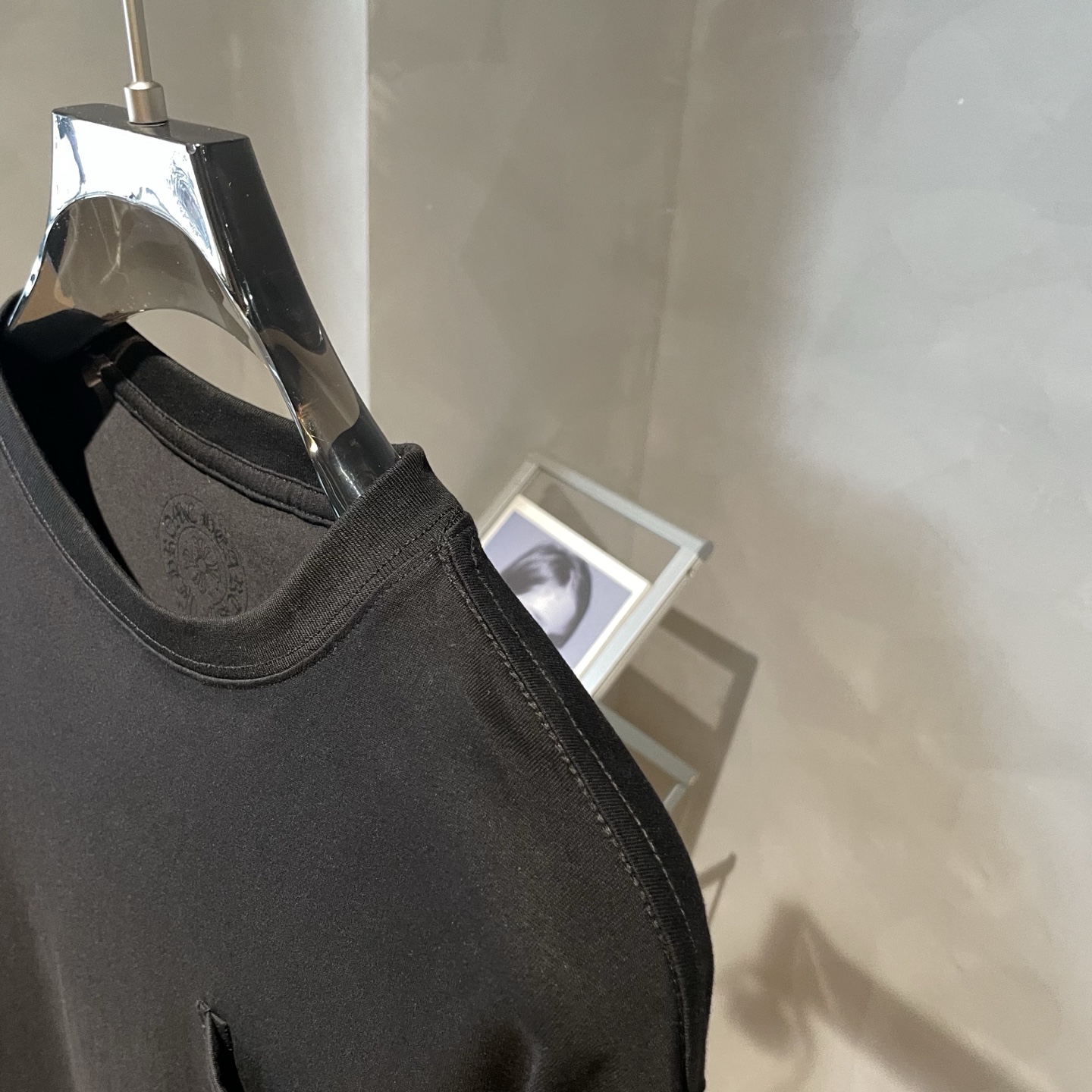 P85
🌈克罗心🌟新款秋冬长袖🆕采用纯棉面料，手感细腻，搭配印花logo品牌标识，超级时尚洋气！码数：S-XL男女同款