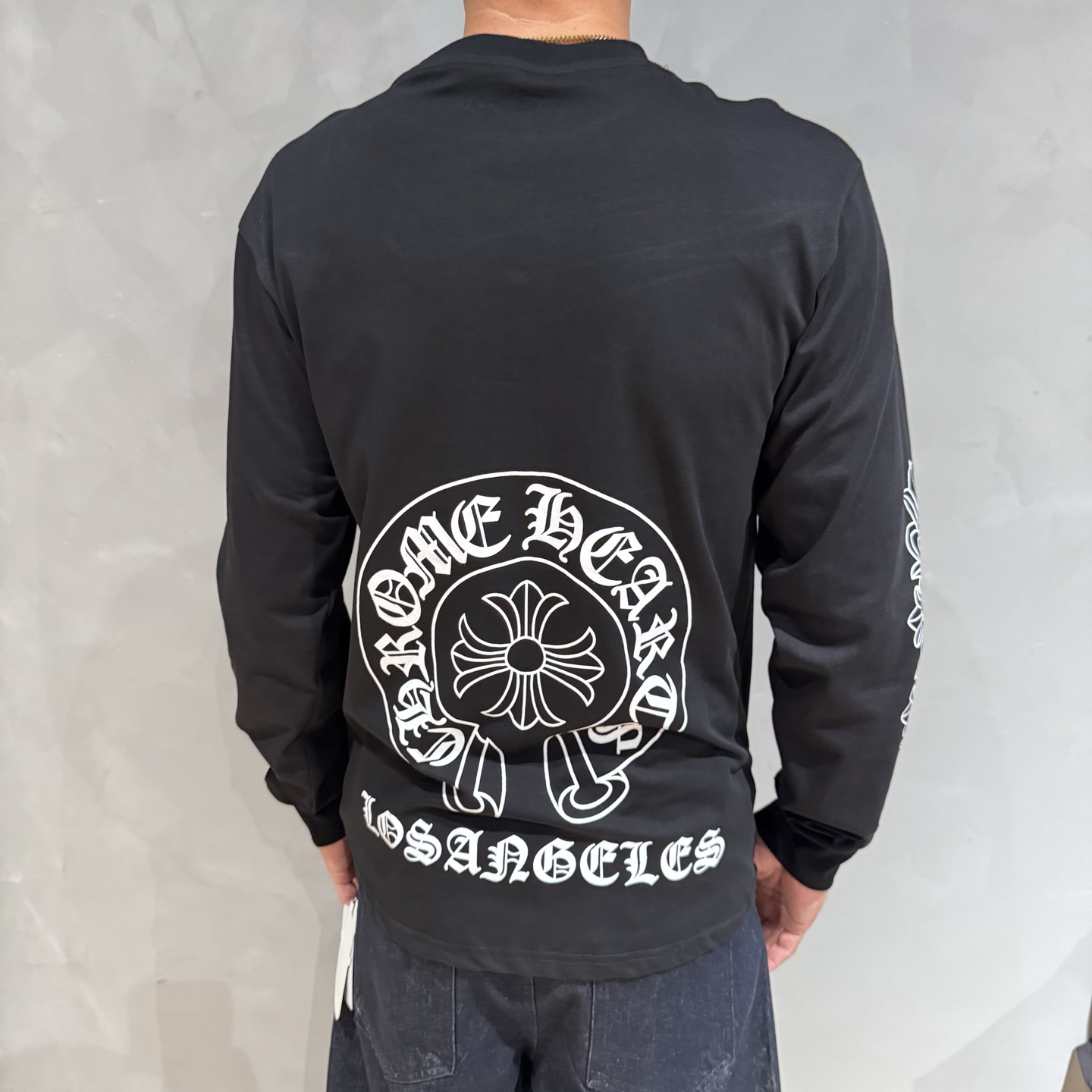 P85
🌈克罗心🌟新款秋冬长袖🆕采用纯棉面料，手感细腻，搭配印花logo品牌标识，超级时尚洋气！码数：S-XL男女同款