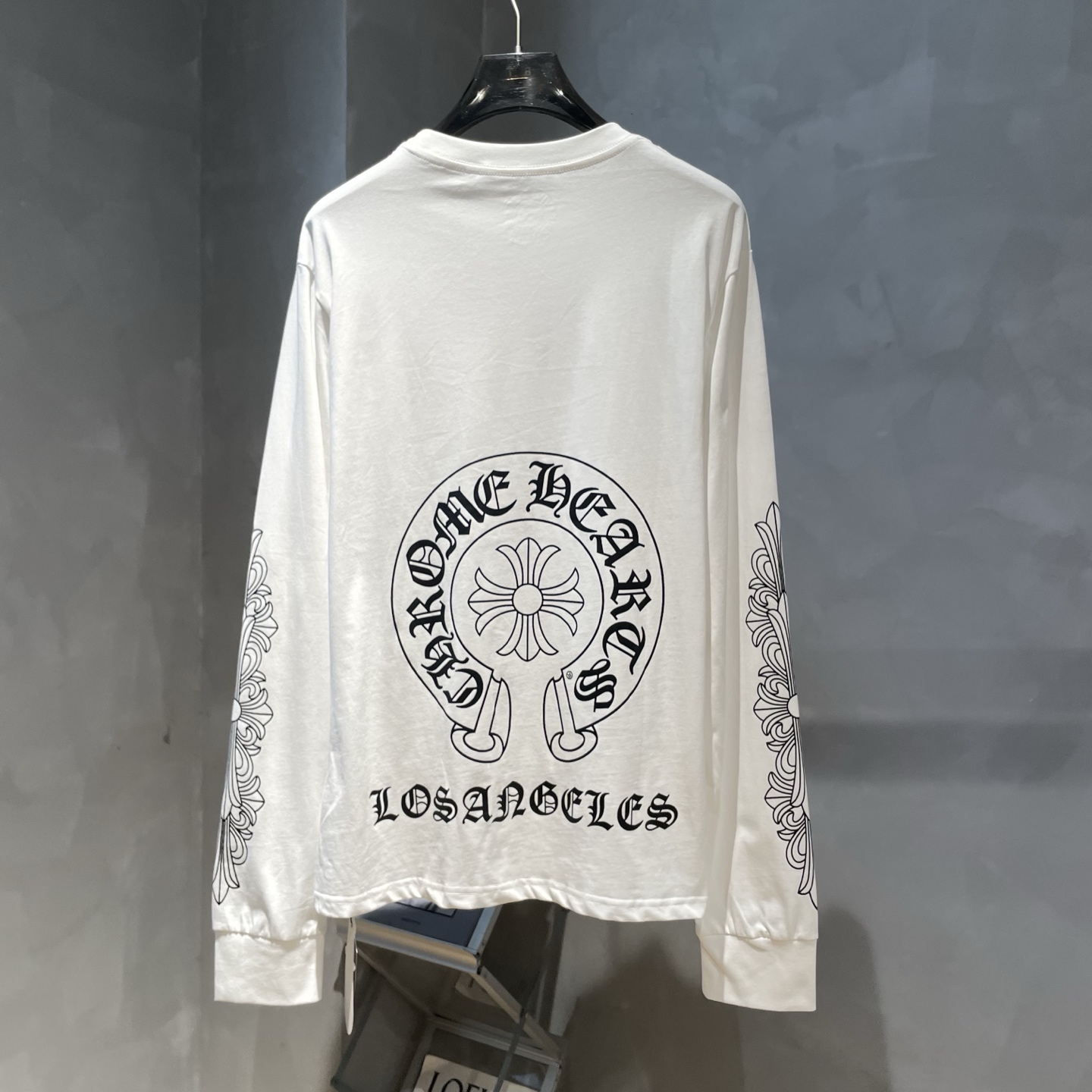 P85
克罗心🌟新款秋冬长袖🆕采用纯棉面料，手感细腻，搭配印花logo品牌标识，超级时尚洋气！码数：S-XL男女同款