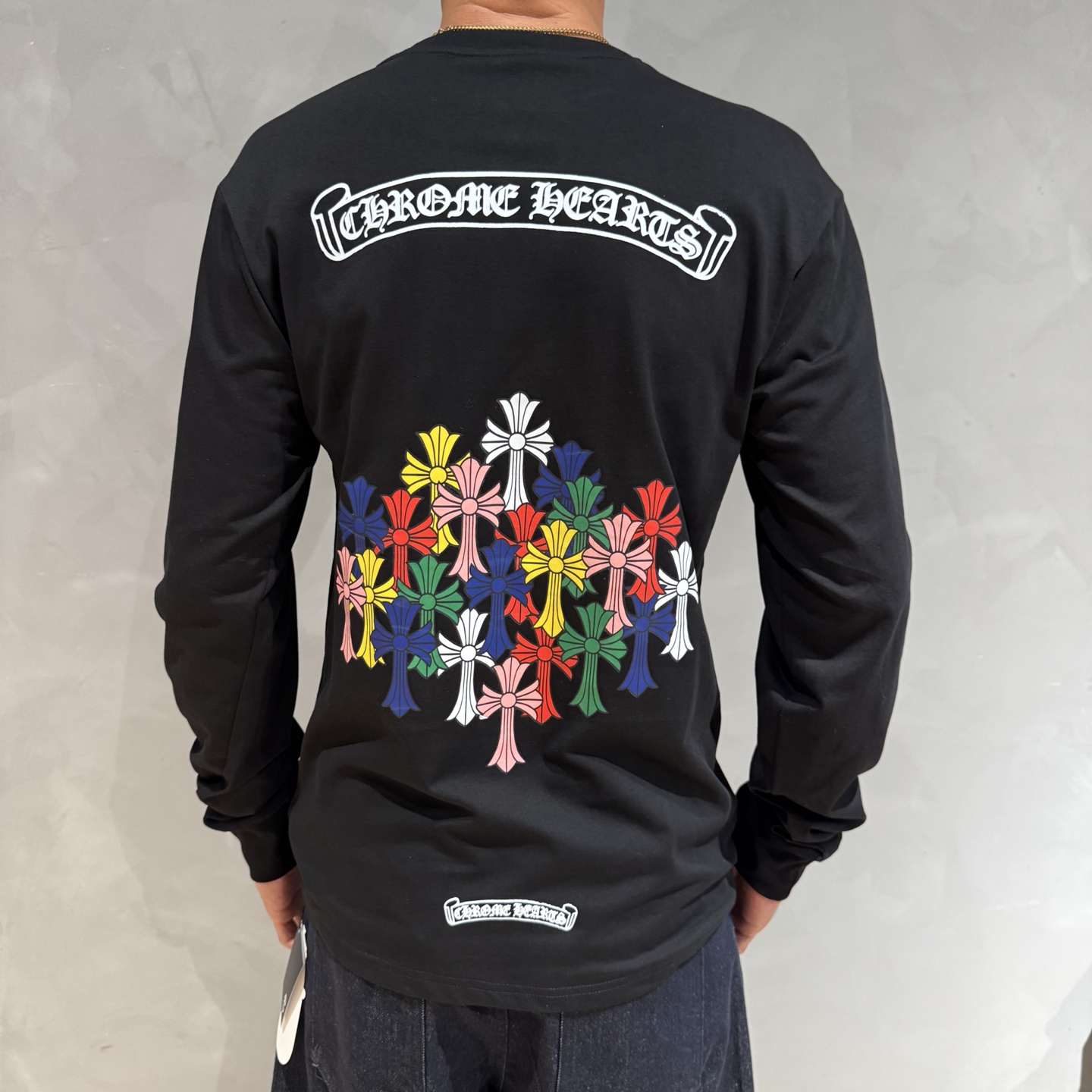 P90
🌈克罗心🌟新款秋冬长袖🆕采用纯棉面料，手感细腻，搭配印花logo品牌标识，超级时尚洋气！码数：S-XL男女同款