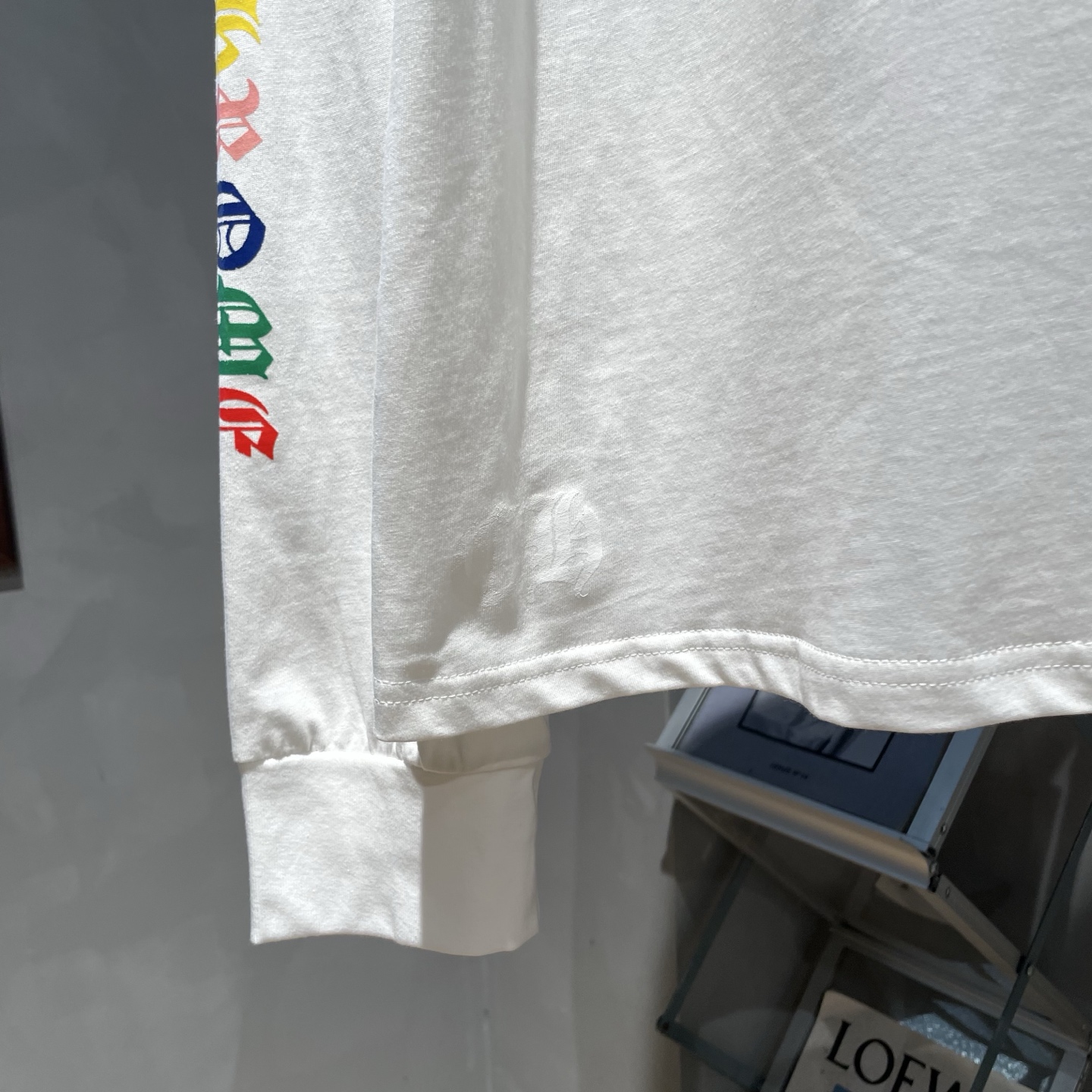 P90
🌈克罗心🌟新款秋冬长袖🆕采用纯棉面料，手感细腻，搭配印花logo品牌标识，超级时尚洋气！码数：S-XL男女同款