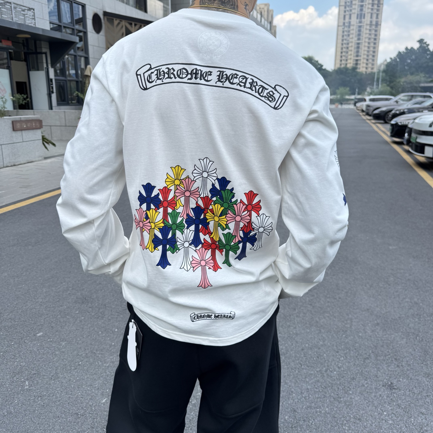 P90
🌈克罗心🌟新款秋冬长袖🆕采用纯棉面料，手感细腻，搭配印花logo品牌标识，超级时尚洋气！码数：S-XL男女同款