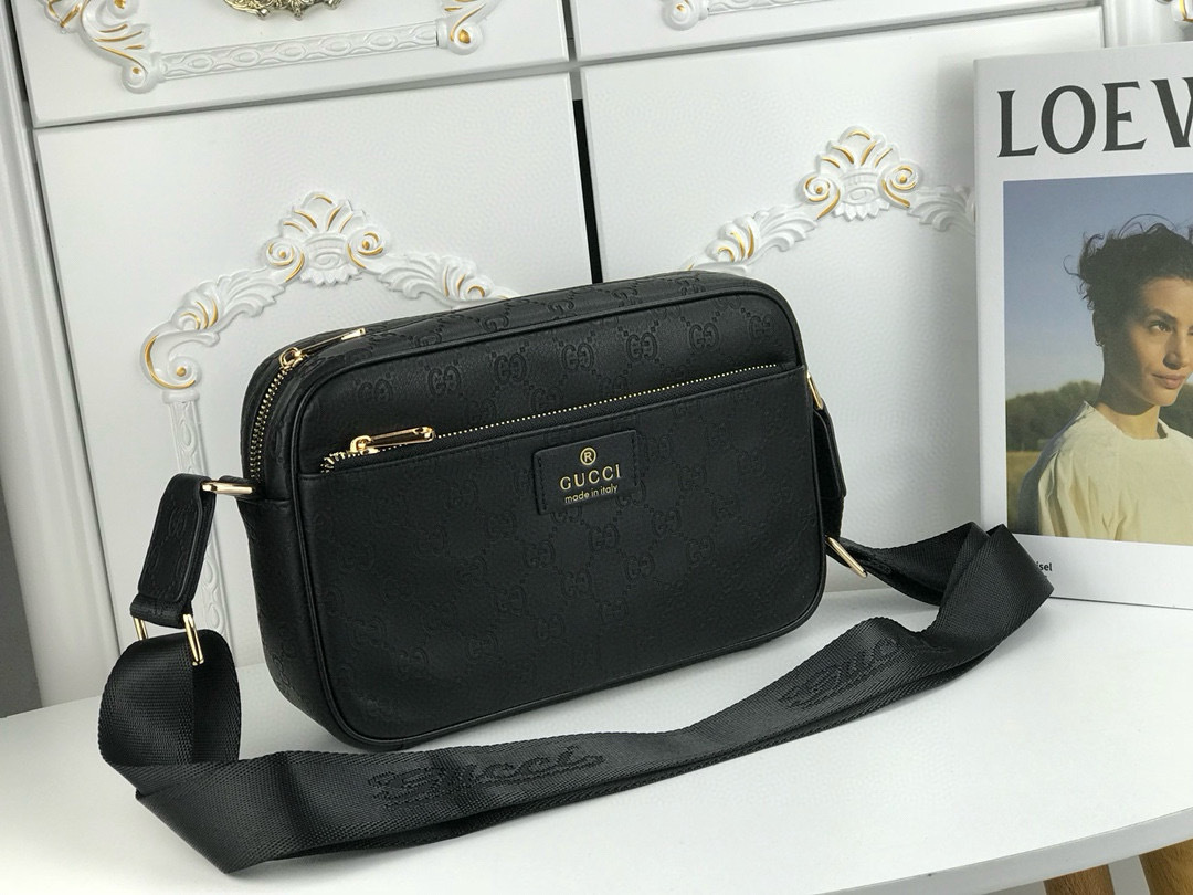 新款🌹🆕Gucci,古奇❤️专柜同步 男士斜挎包🐮🐮原版品质 商务款式,手感绝对牛!进口台湾面料配头层牛