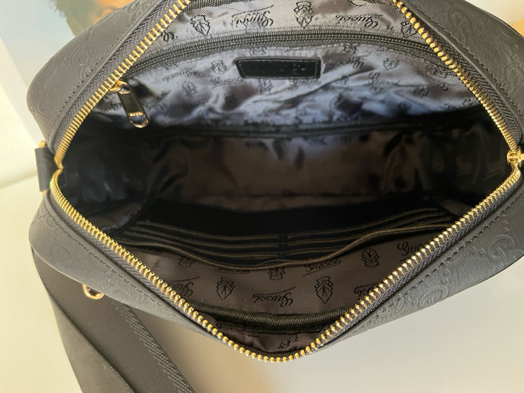 新款🌹🆕Gucci,古奇❤️专柜同步 男士斜挎包🐮🐮原版品质 商务款式,手感绝对牛!进口台湾面料配头层牛