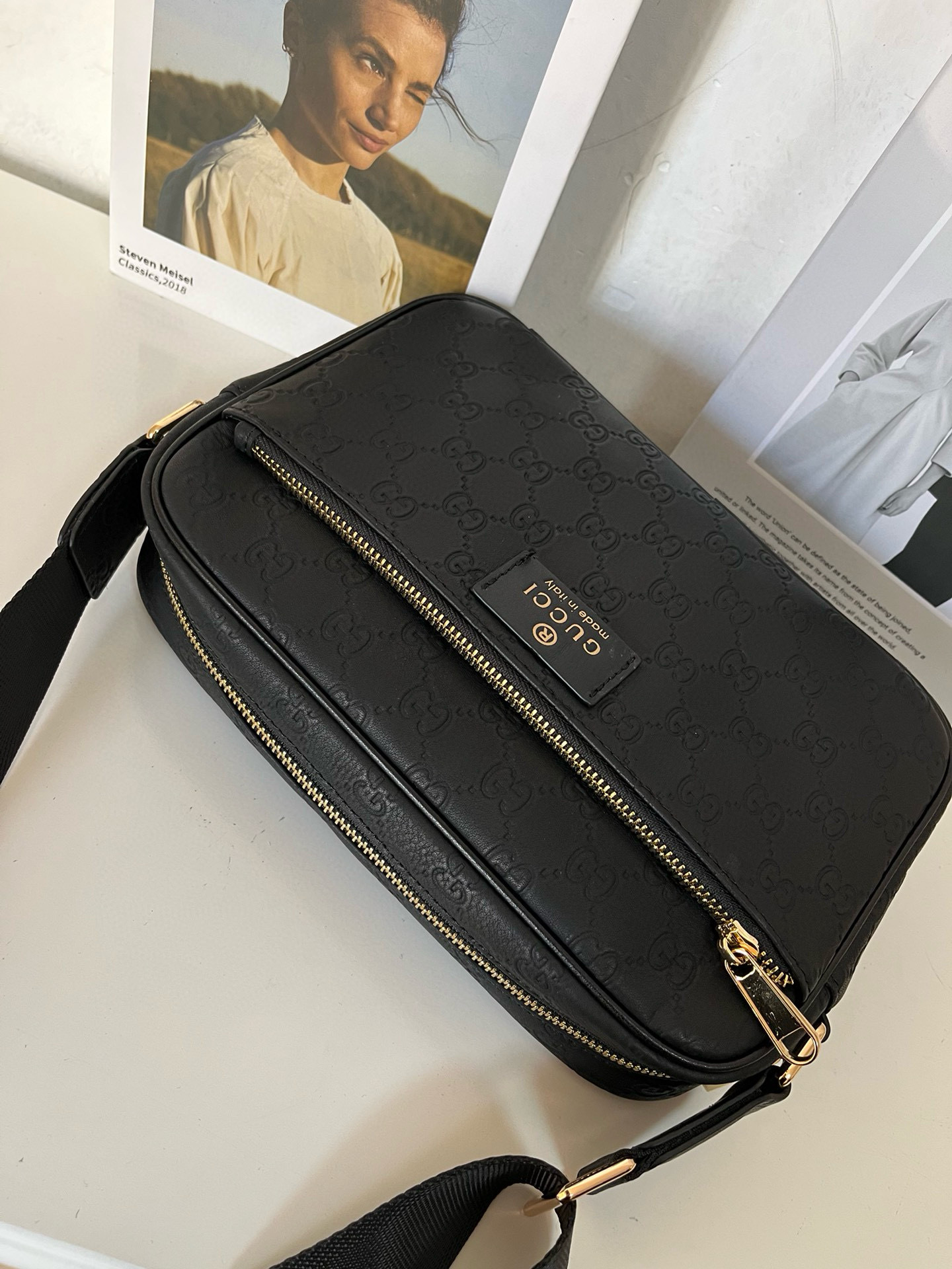 新款🌹🆕Gucci,古奇❤️专柜同步 男士斜挎包🐮🐮原版品质 商务款式,手感绝对牛!进口台湾面料配头层牛