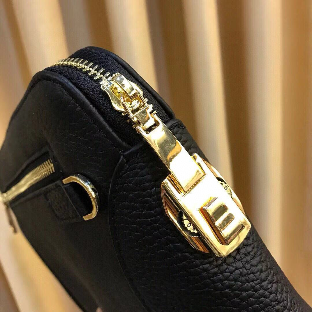🐮最新2025推出 ✂️奢華 【LV】🐮男士手包,精選皮料中的鉑金-高檔进口牛皮,進口牛皮內襯設計🐮均勻