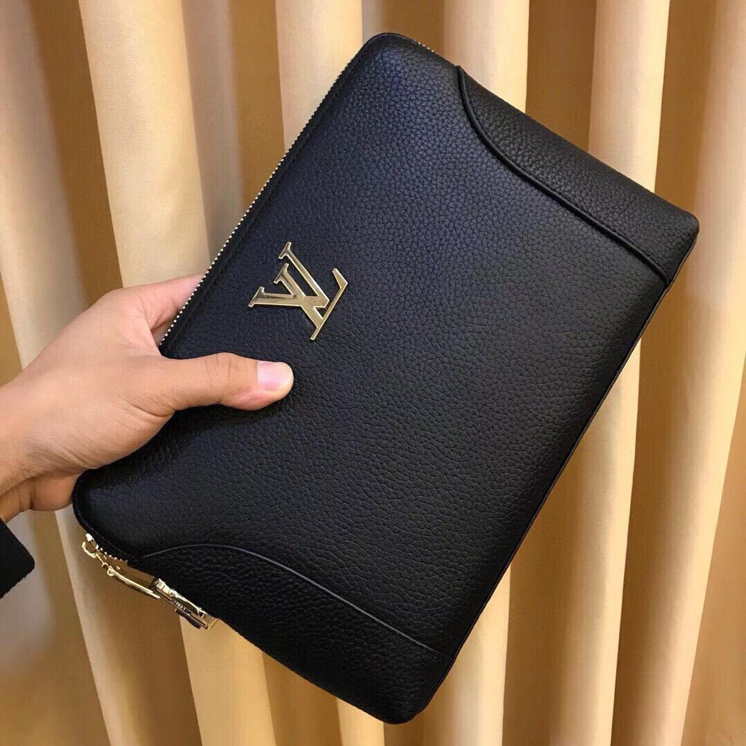 🐮最新2025推出 ✂️奢華 【LV】🐮男士手包,精選皮料中的鉑金-高檔进口牛皮,進口牛皮內襯設計🐮均勻