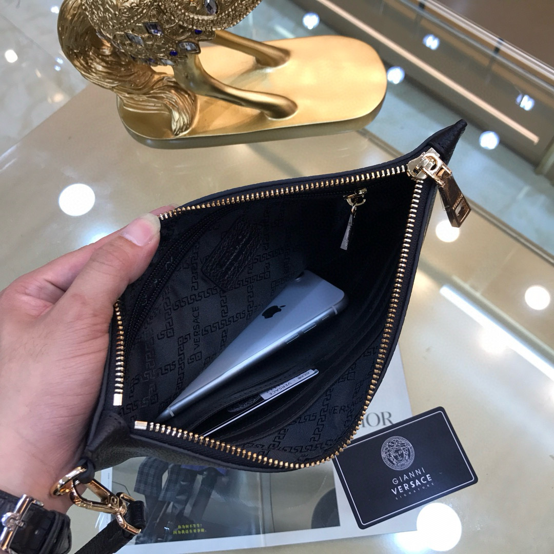 🌾【VERSACE】范思哲最新款男士手拿包😄原单品质 采用顶级进口牛皮 👍皮质柔软舒适图片可见 😍注意细节对比  品质说